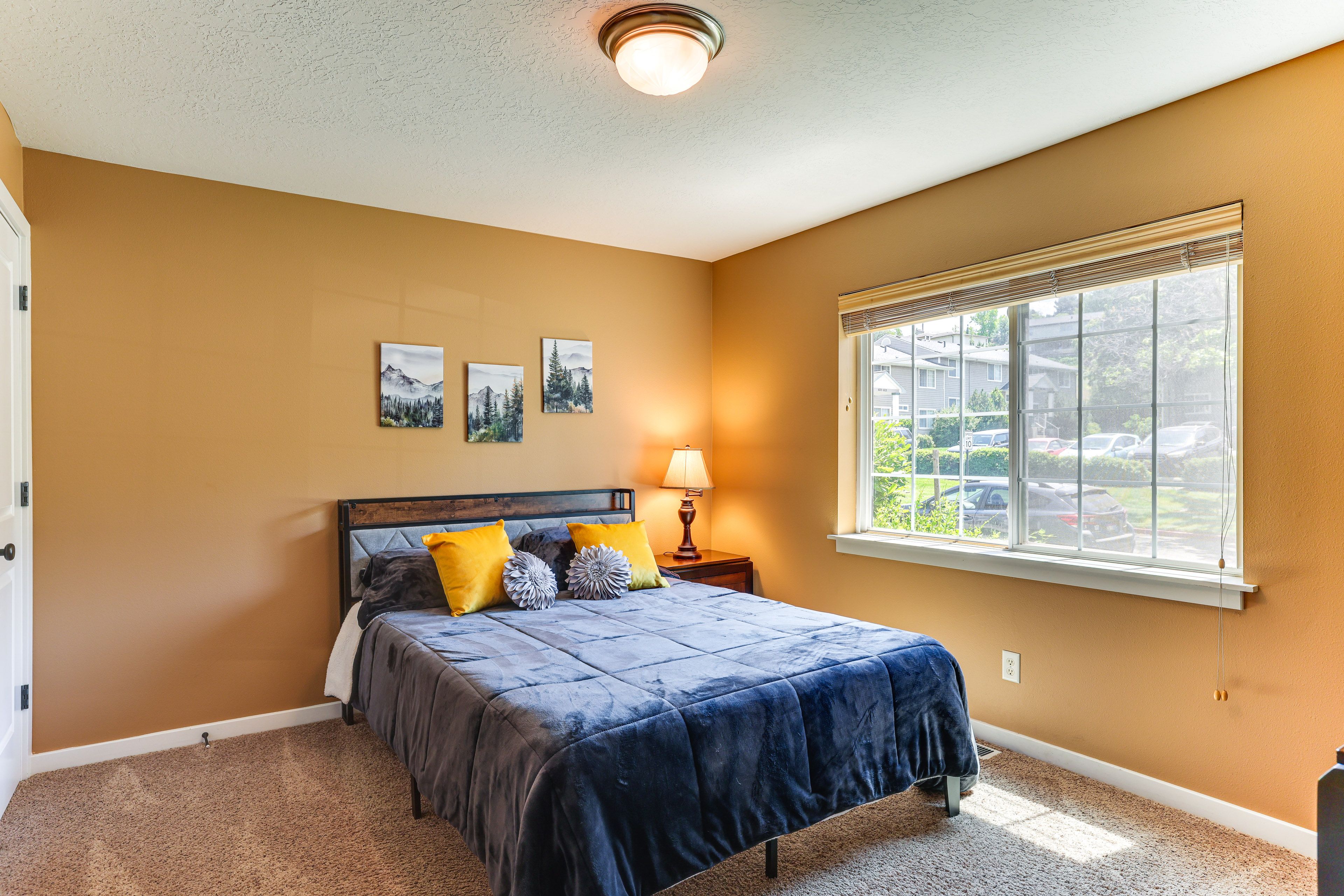 Bedroom 2 | Queen Bed