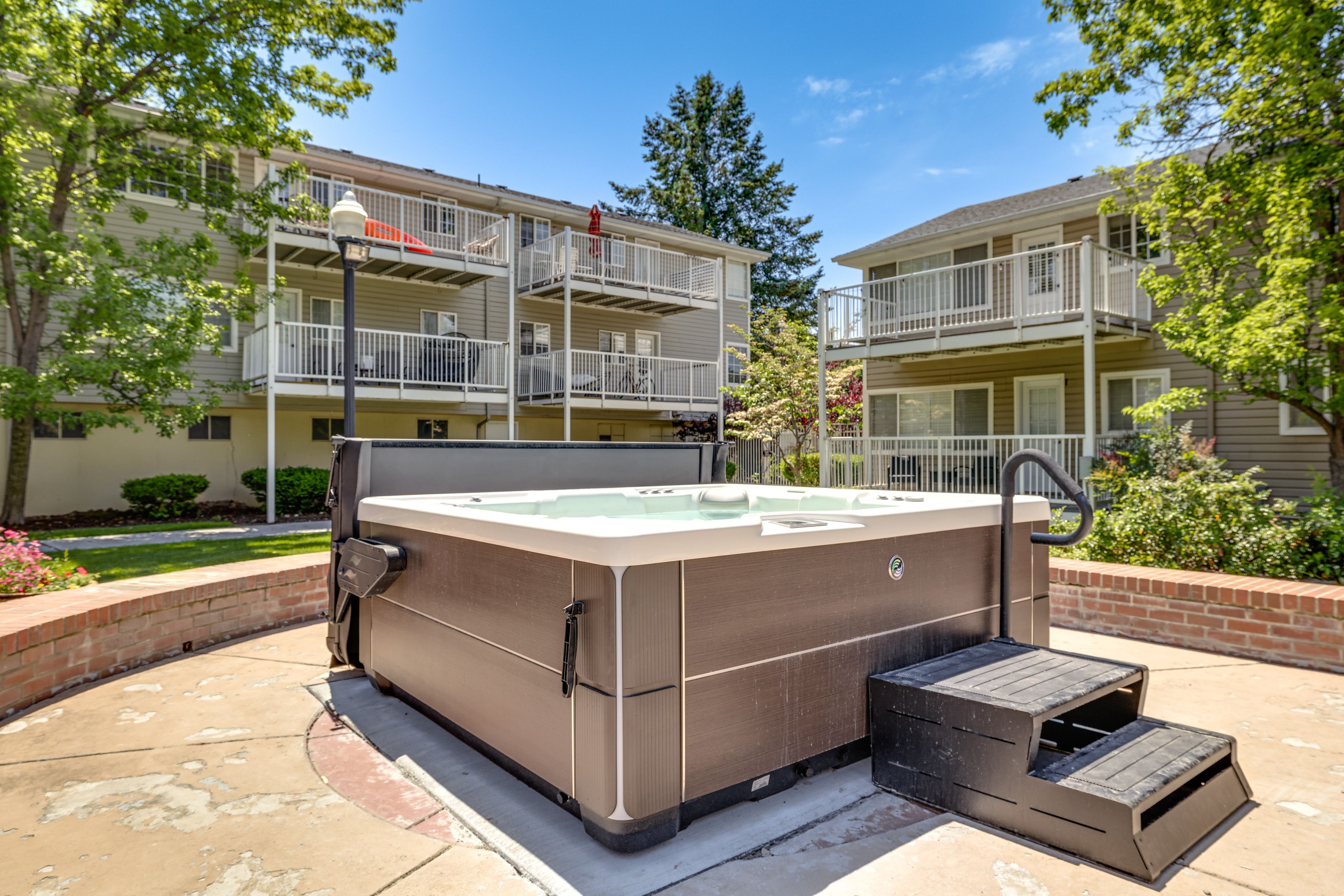 Somerset Village | Community Amenities