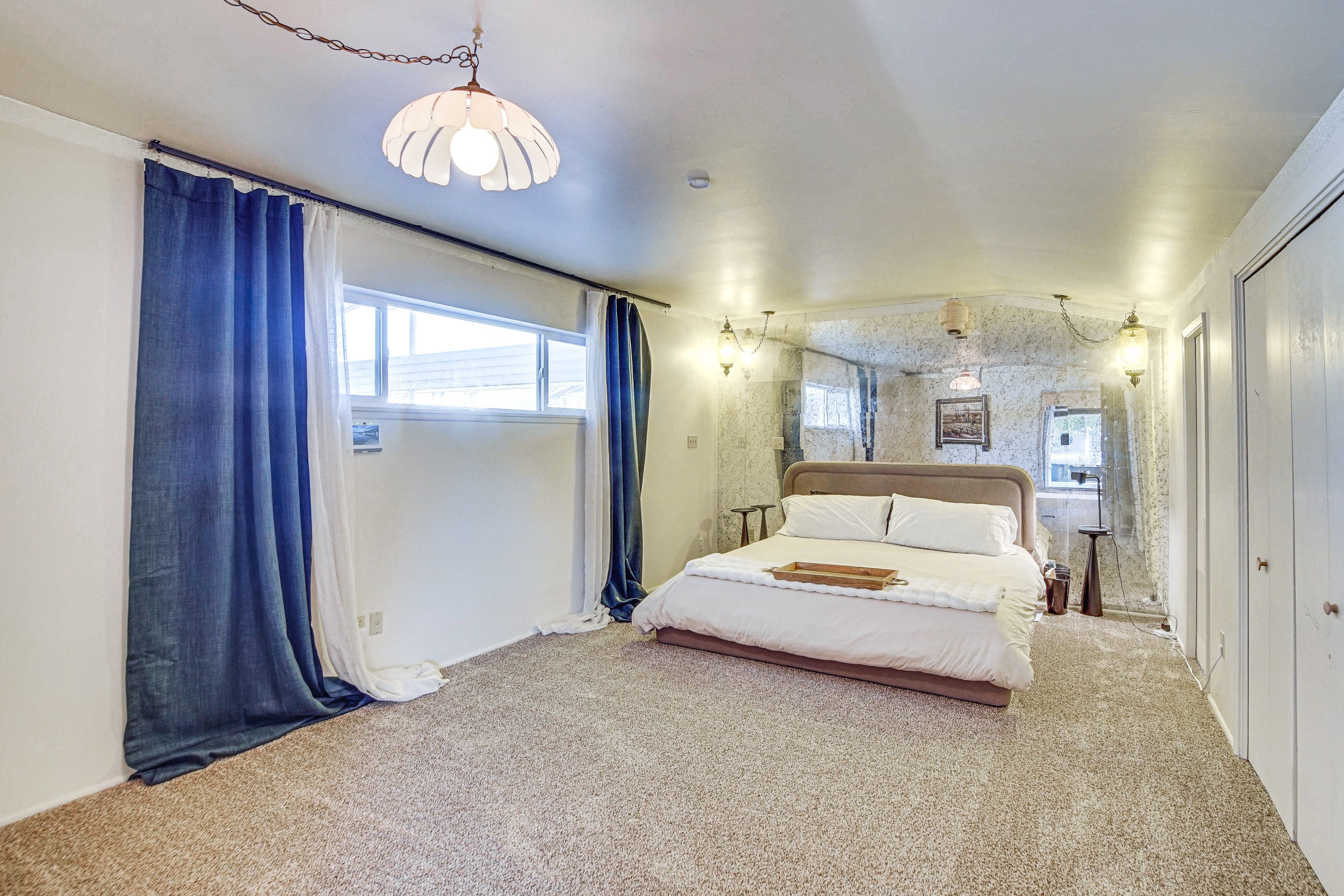 Bedroom 1 | King Bed