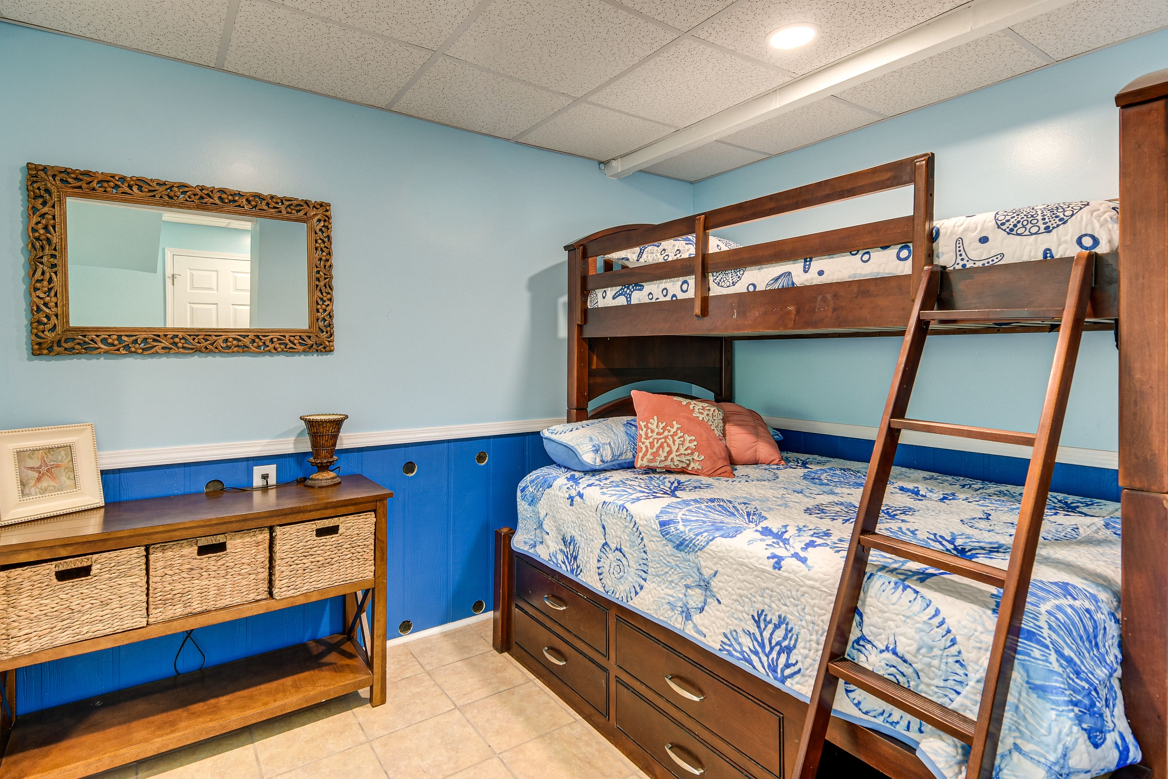 Bedroom 3 | Twin/Full Bunk Bed | Lower Level