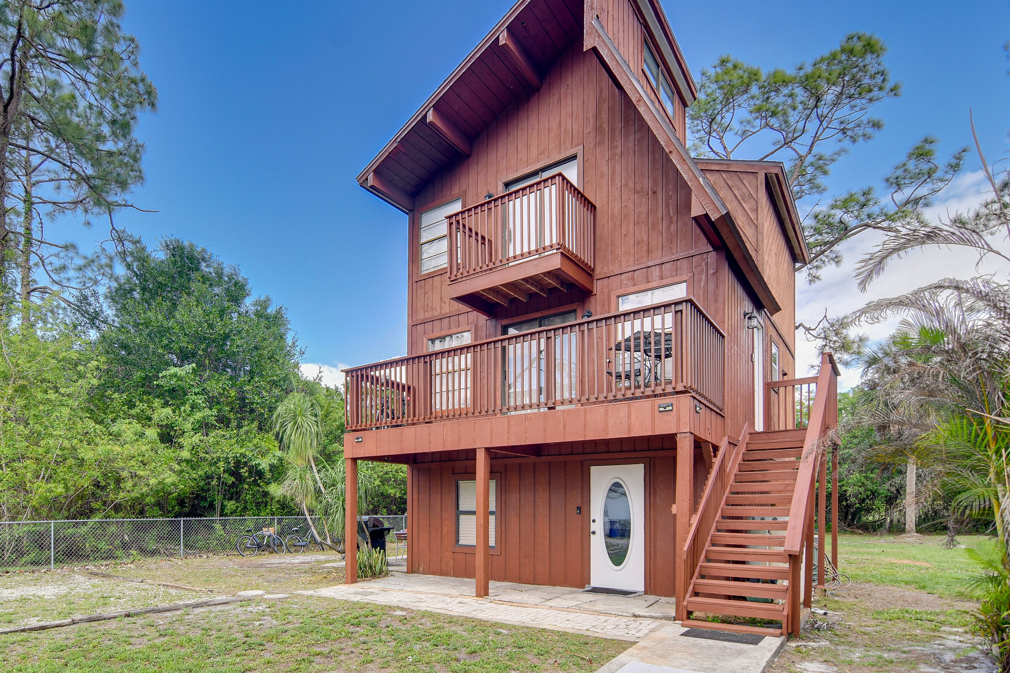 Lehigh Acres Vacation Rental | 3BR | 2.5BA | 1,040 Sq Ft