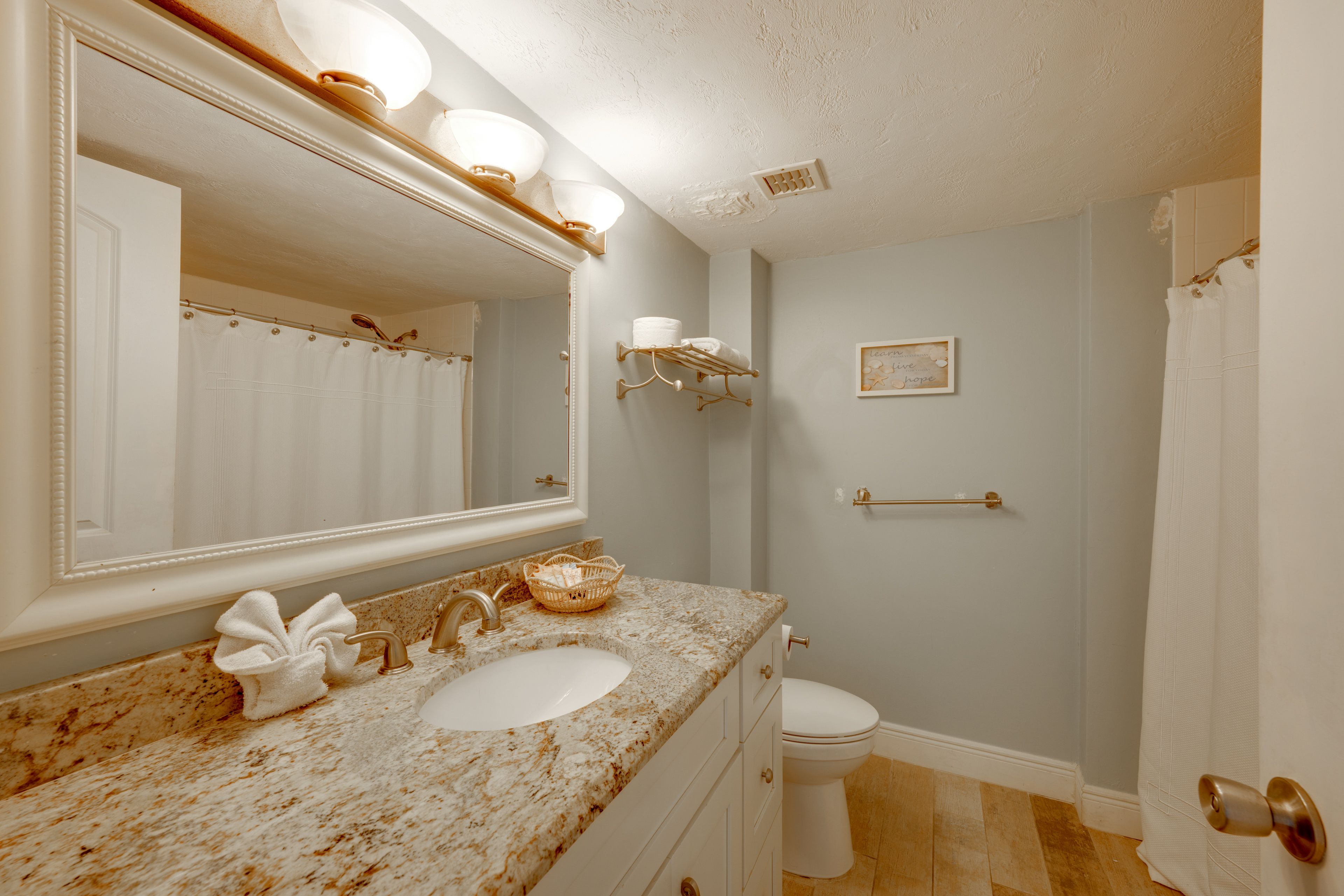 Full Bathroom