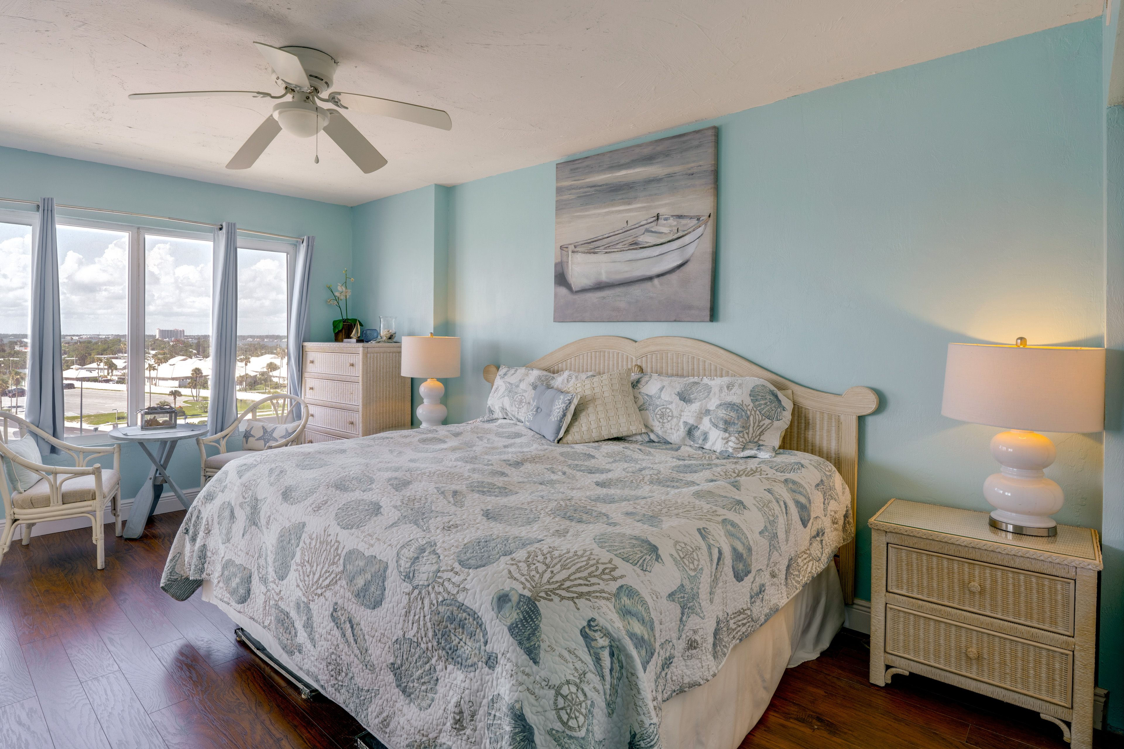 Bedroom 1 | King Bed