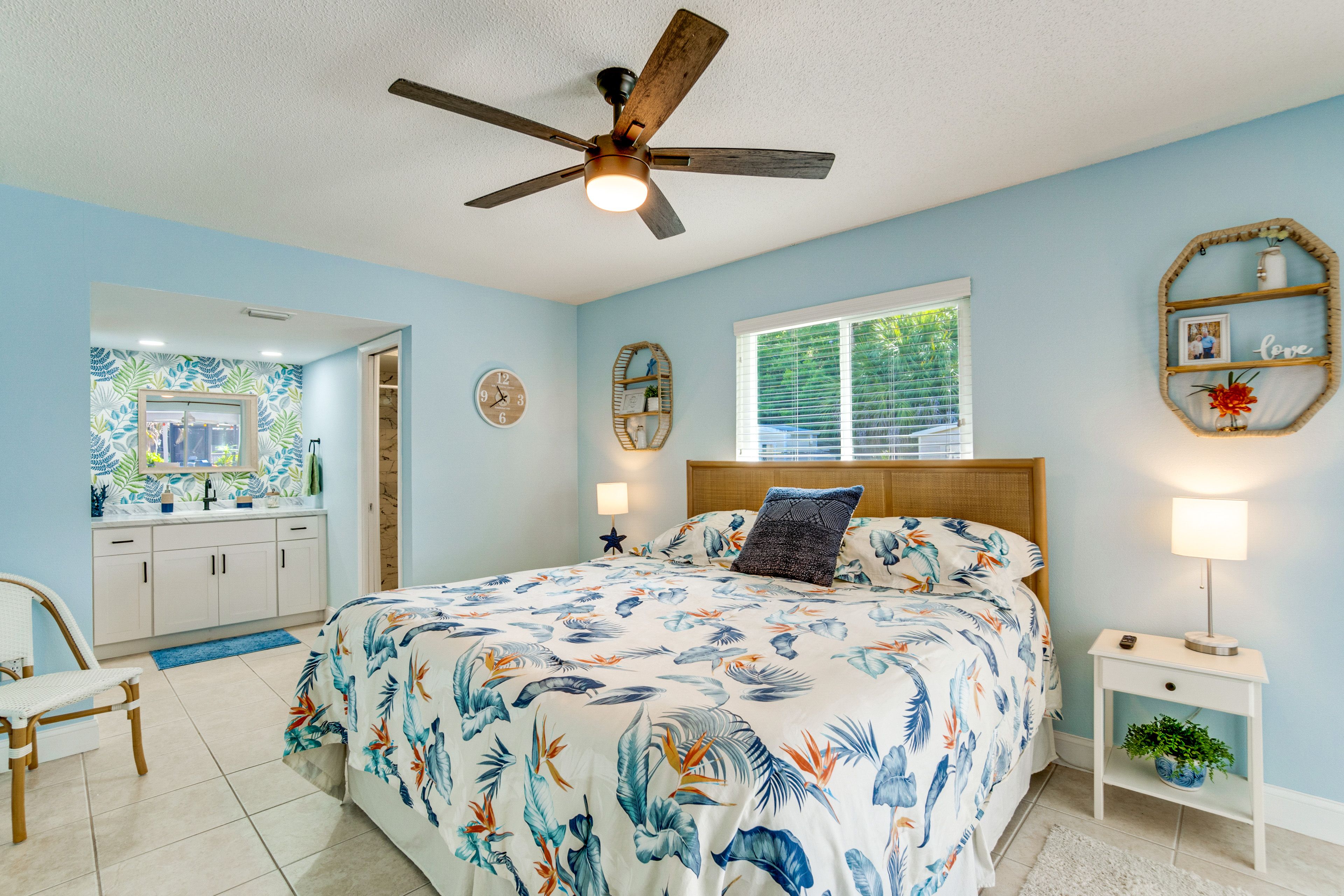 Bedroom 1 | King Bed