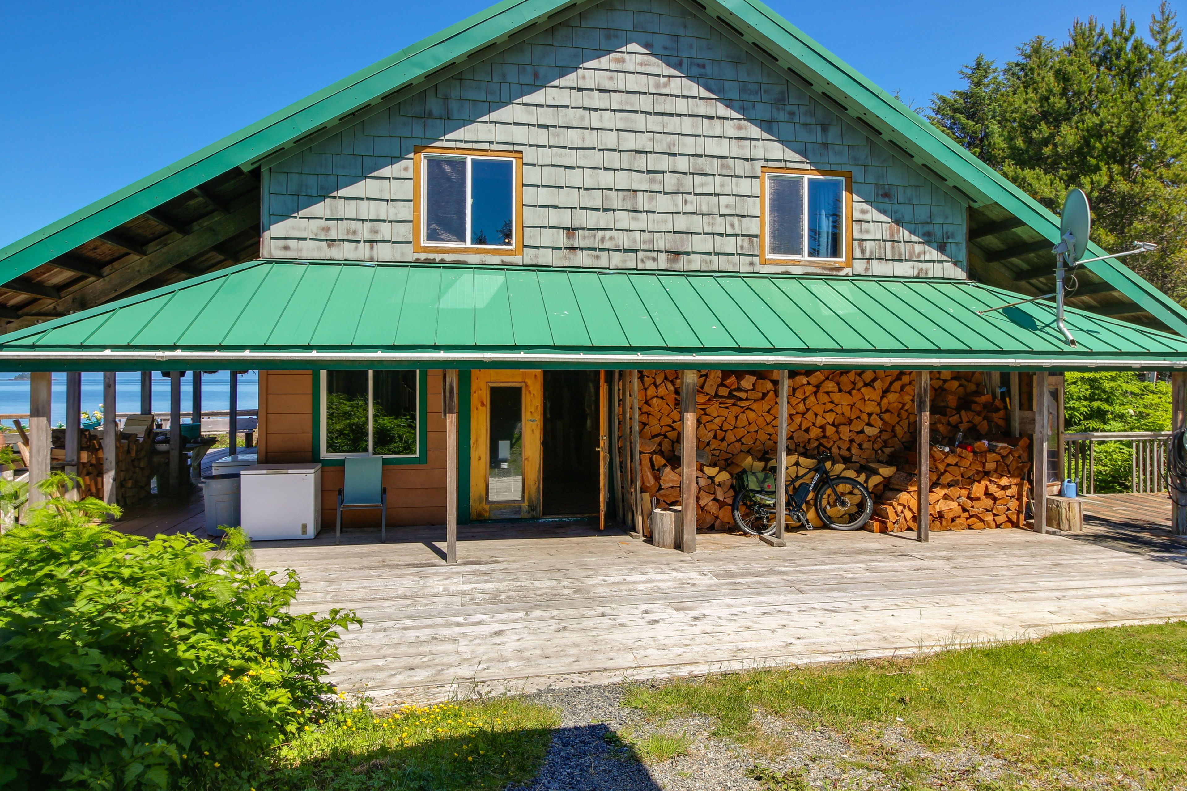 Lodge Exterior | Driveway (3 Vehicles) | Trailer Parking