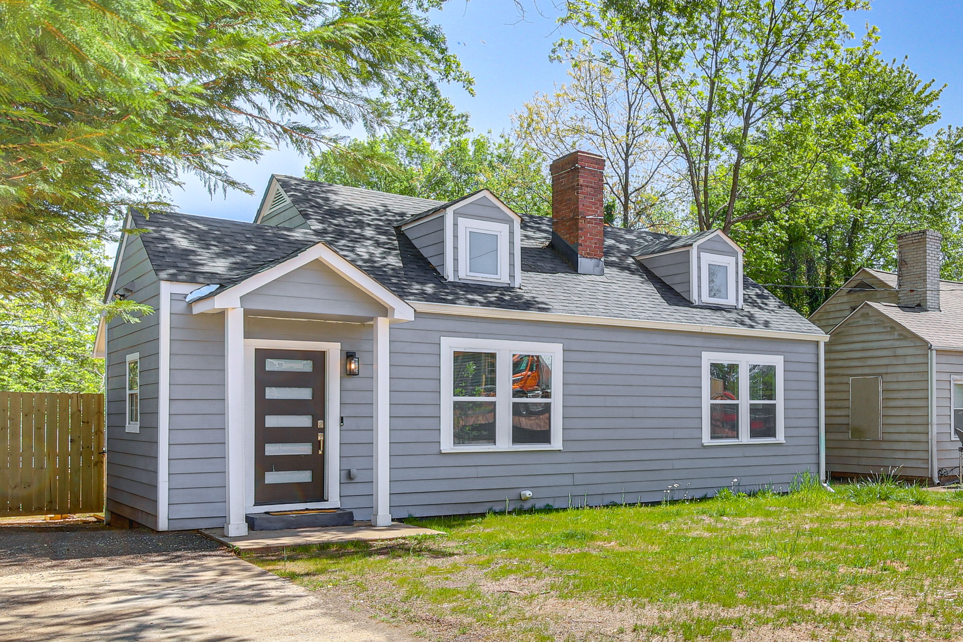 Front Exterior | 1 Step to Access