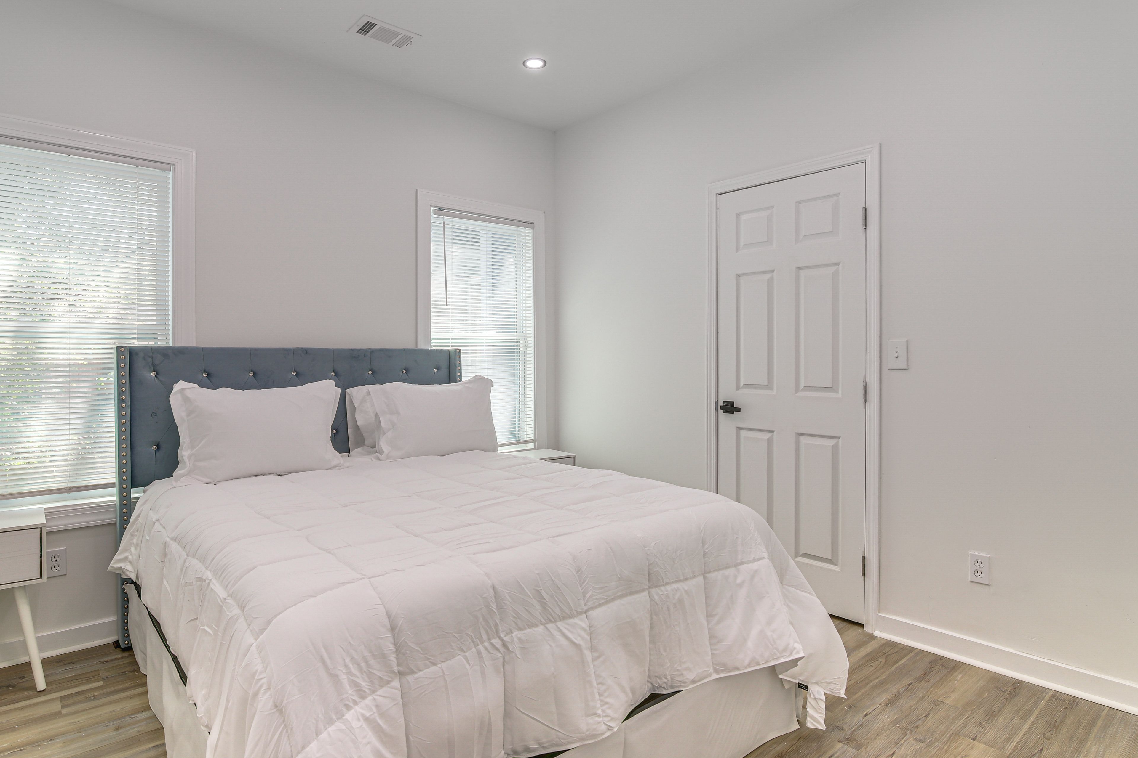 Bedroom 4 | Queen Bed