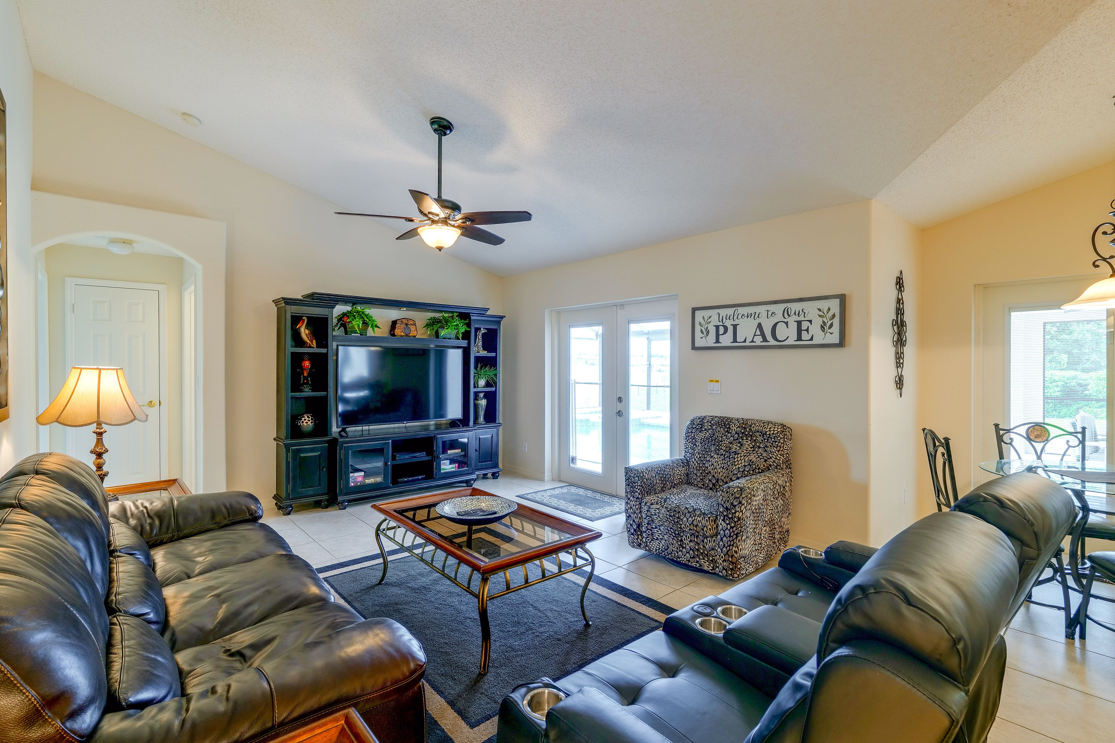 Living Area | HDTV