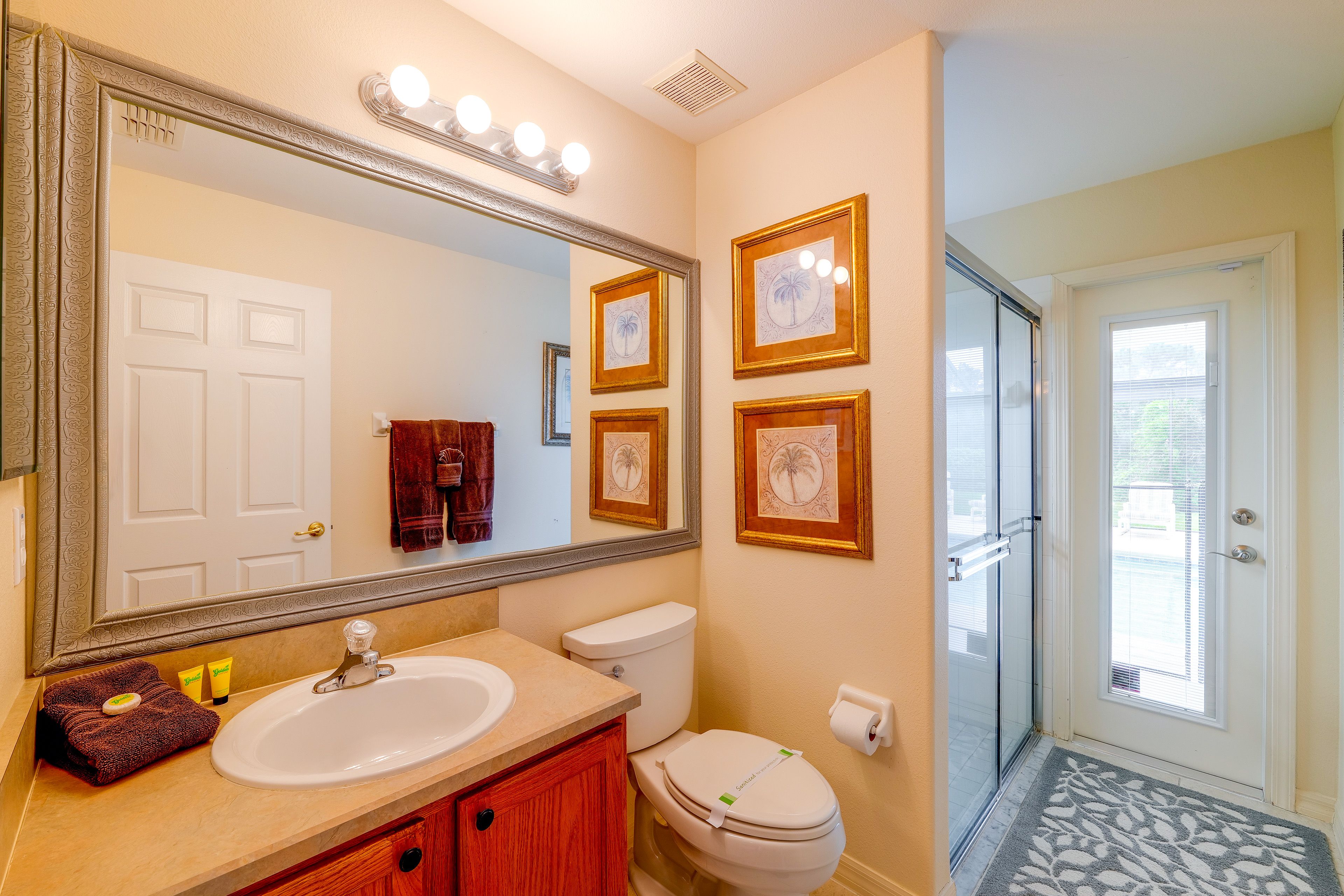 Full Bathroom
