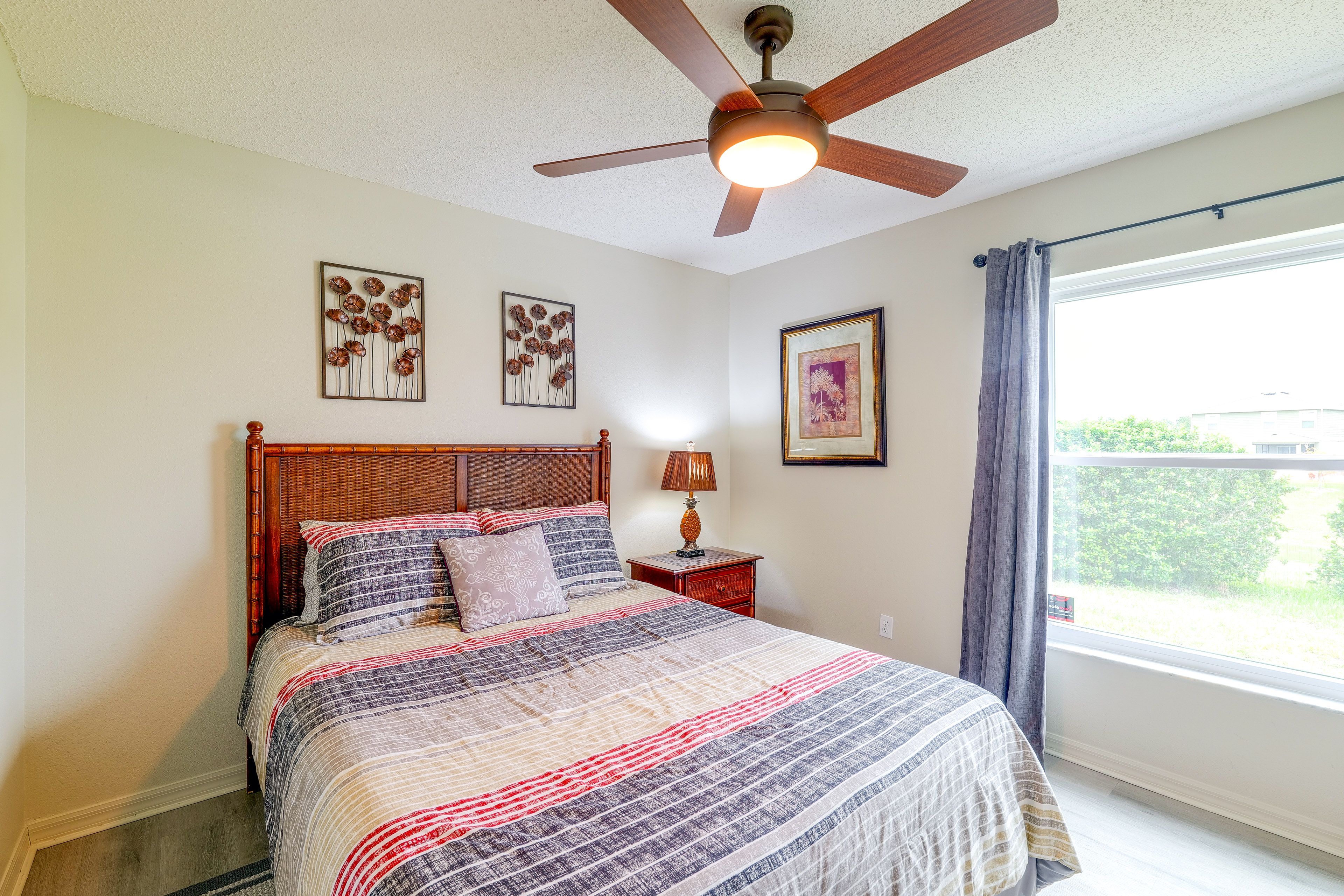 Bedroom 2 | Queen Bed