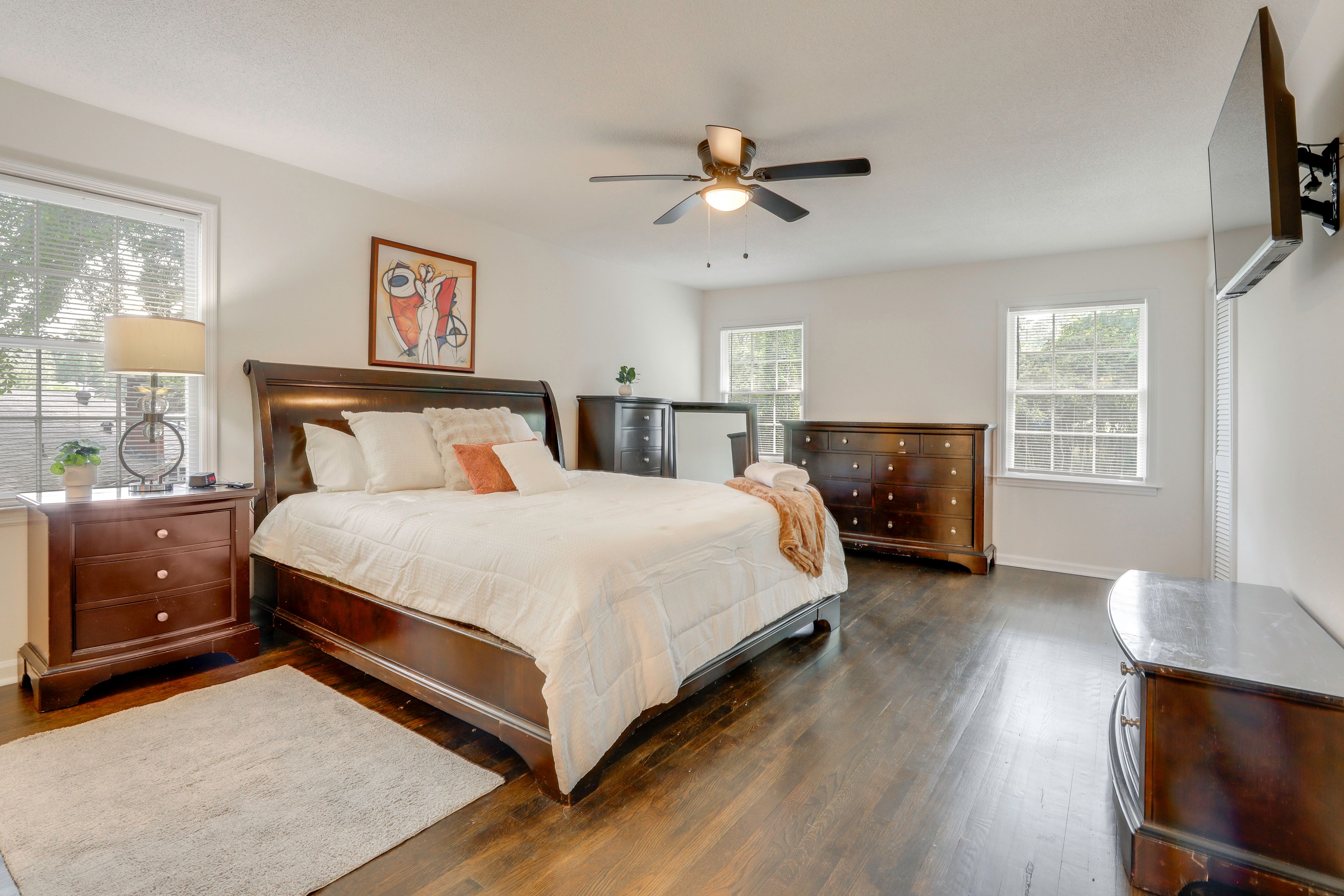 Bedroom 1 | King Bed | En-Suite Bathroom | 2nd Floor