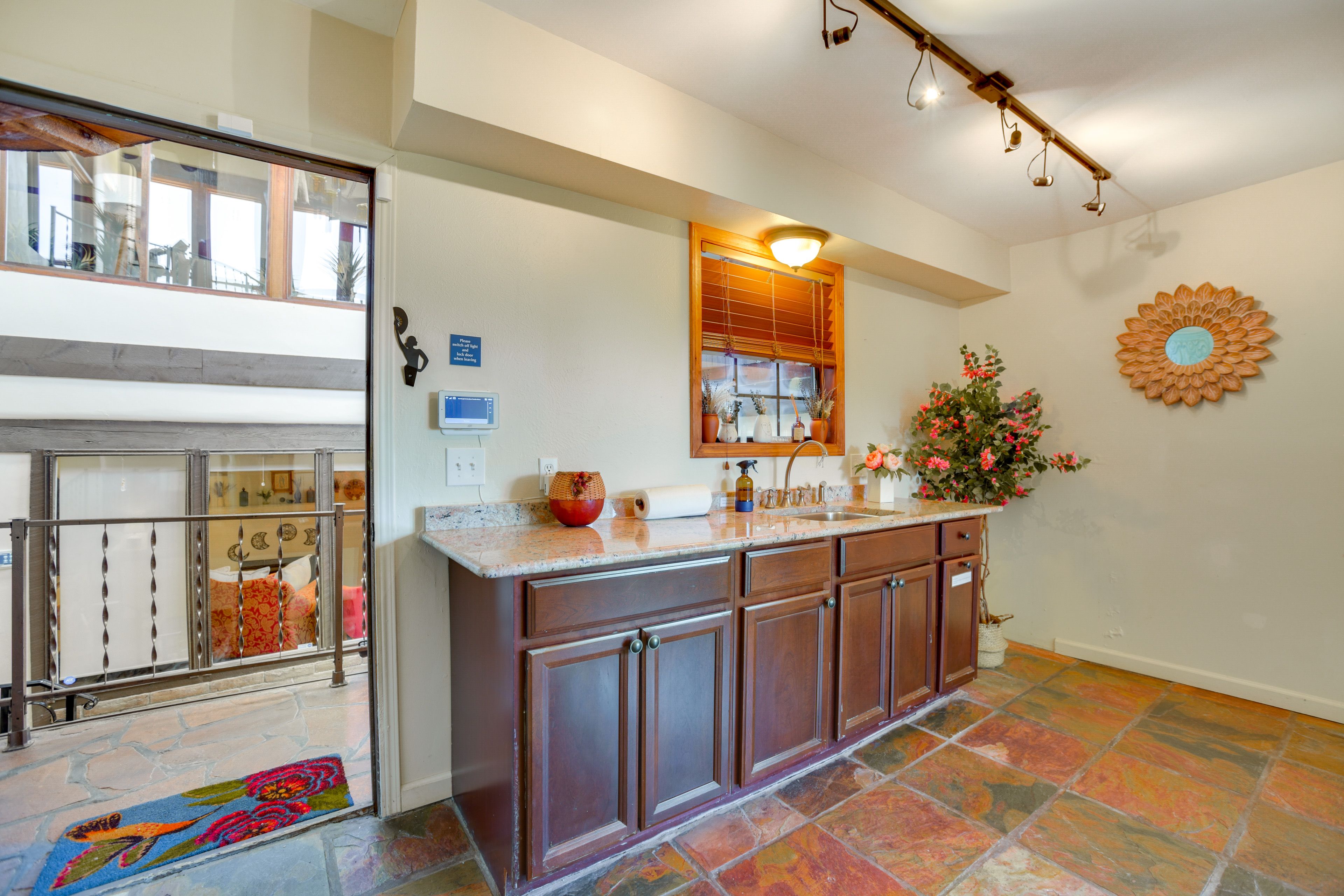 Kitchenette | Hot Plate