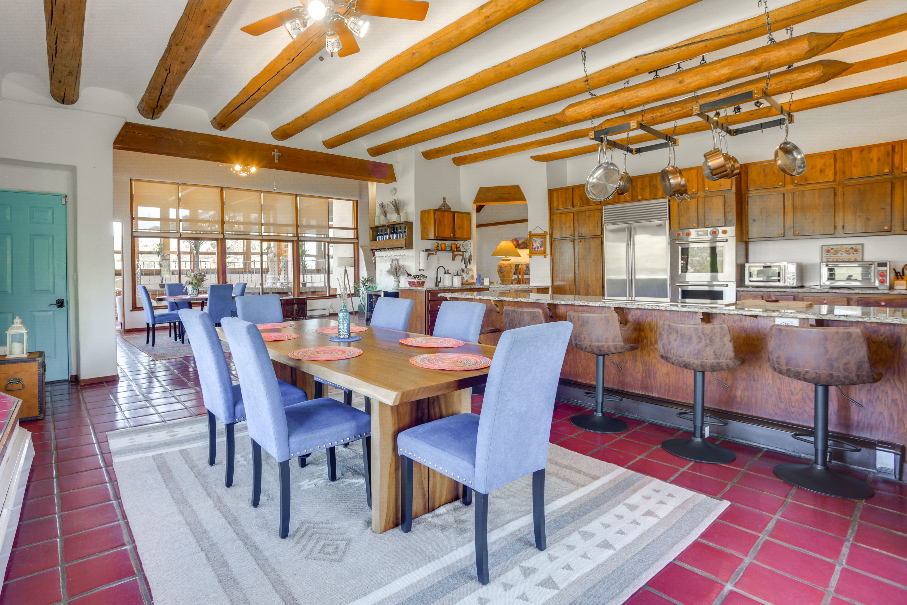 Dining Area | Dishware/Flatware Provided