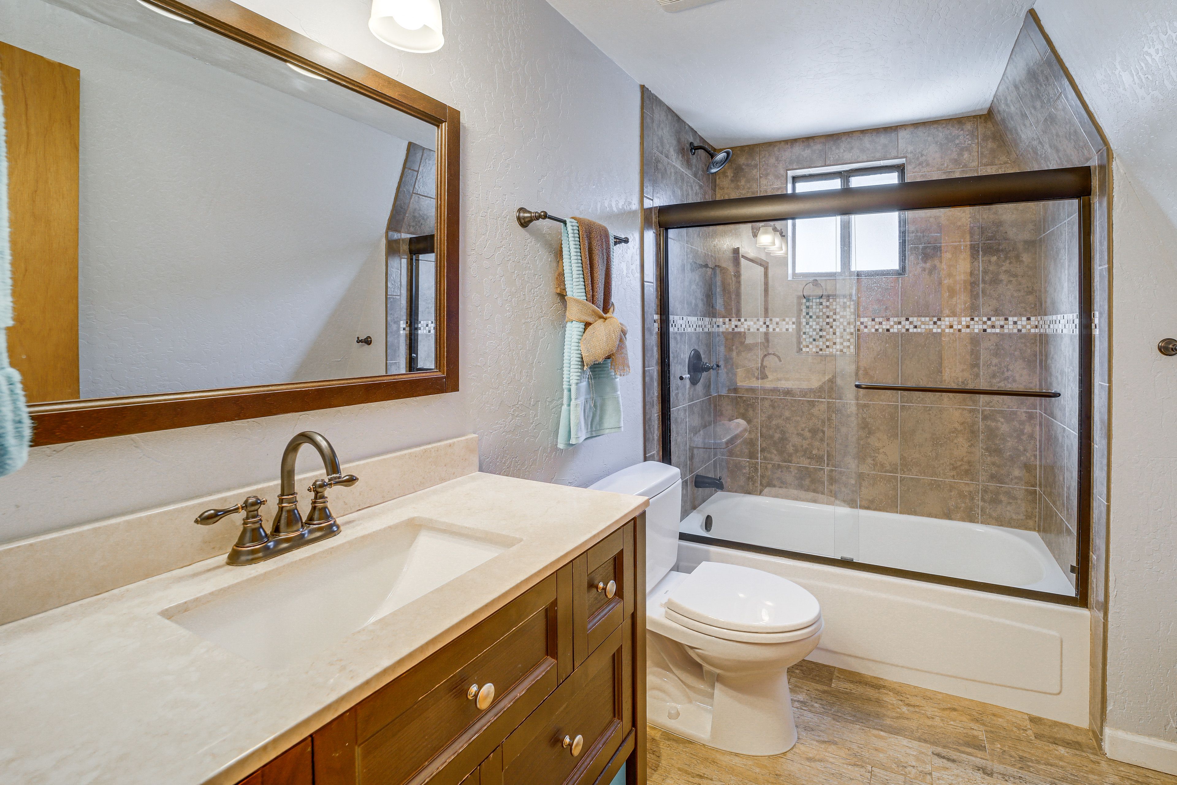 Full Bathroom | Main Level