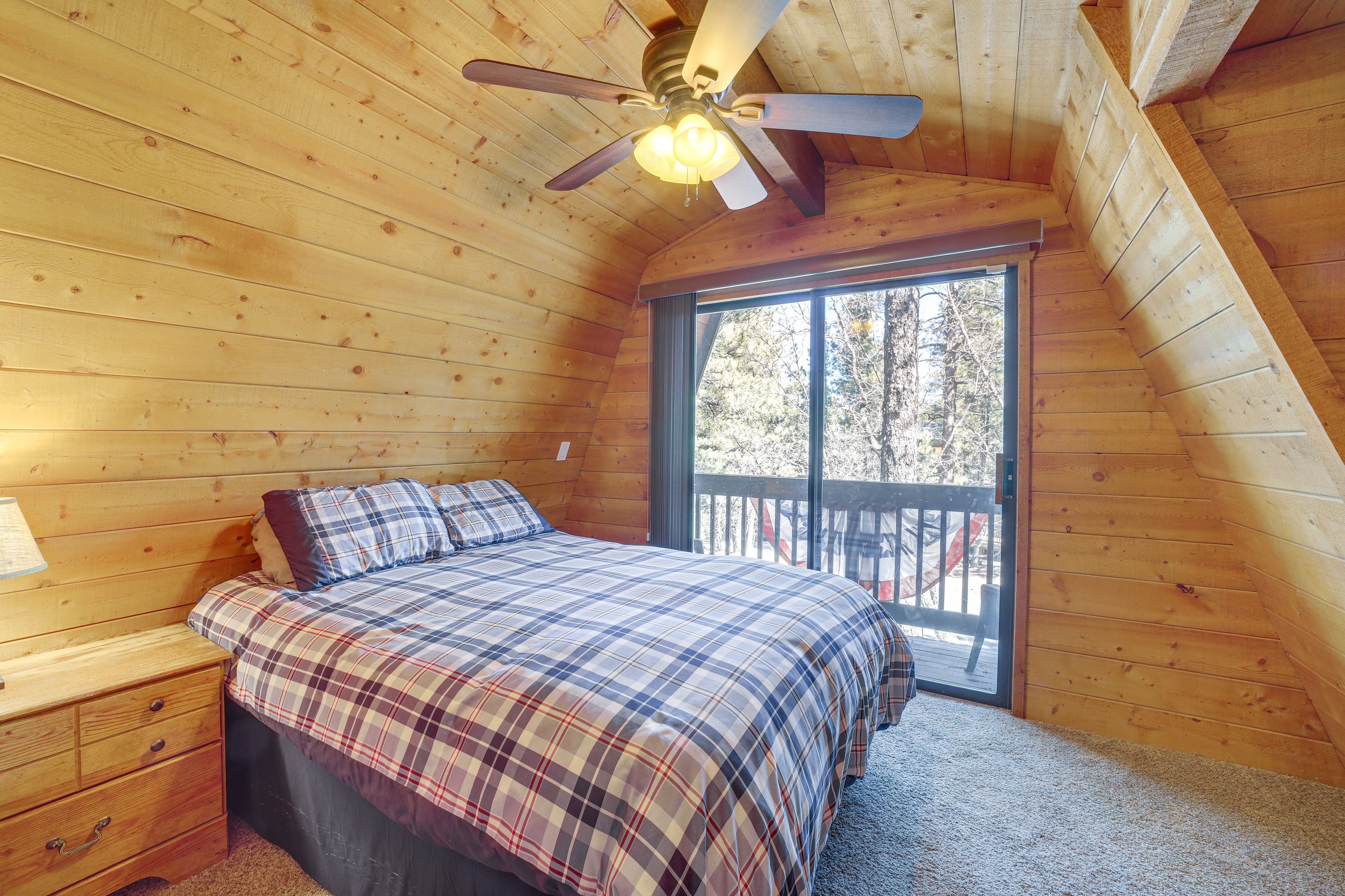 Bedroom 3 | Queen Bed | Upper Level