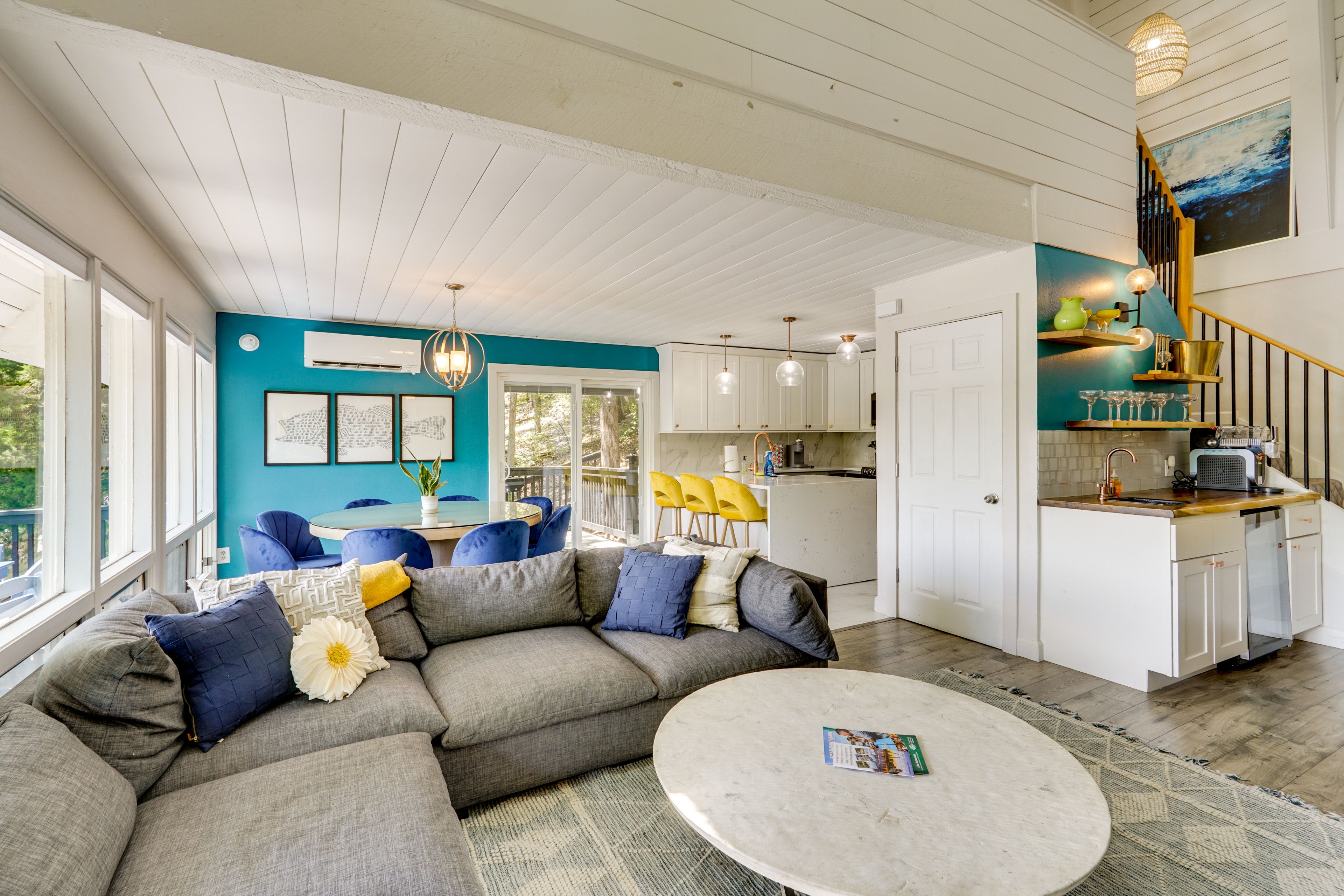 Interior | Open Floor Plan | Free WiFi
