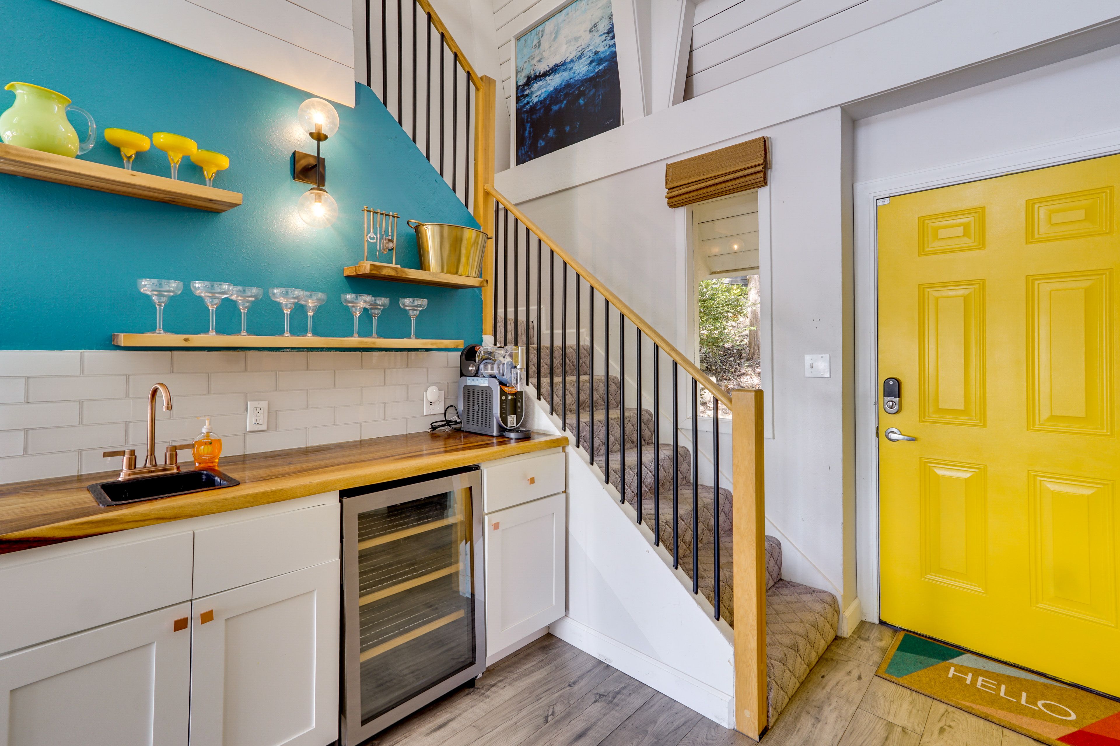Entryway | Wet Bar