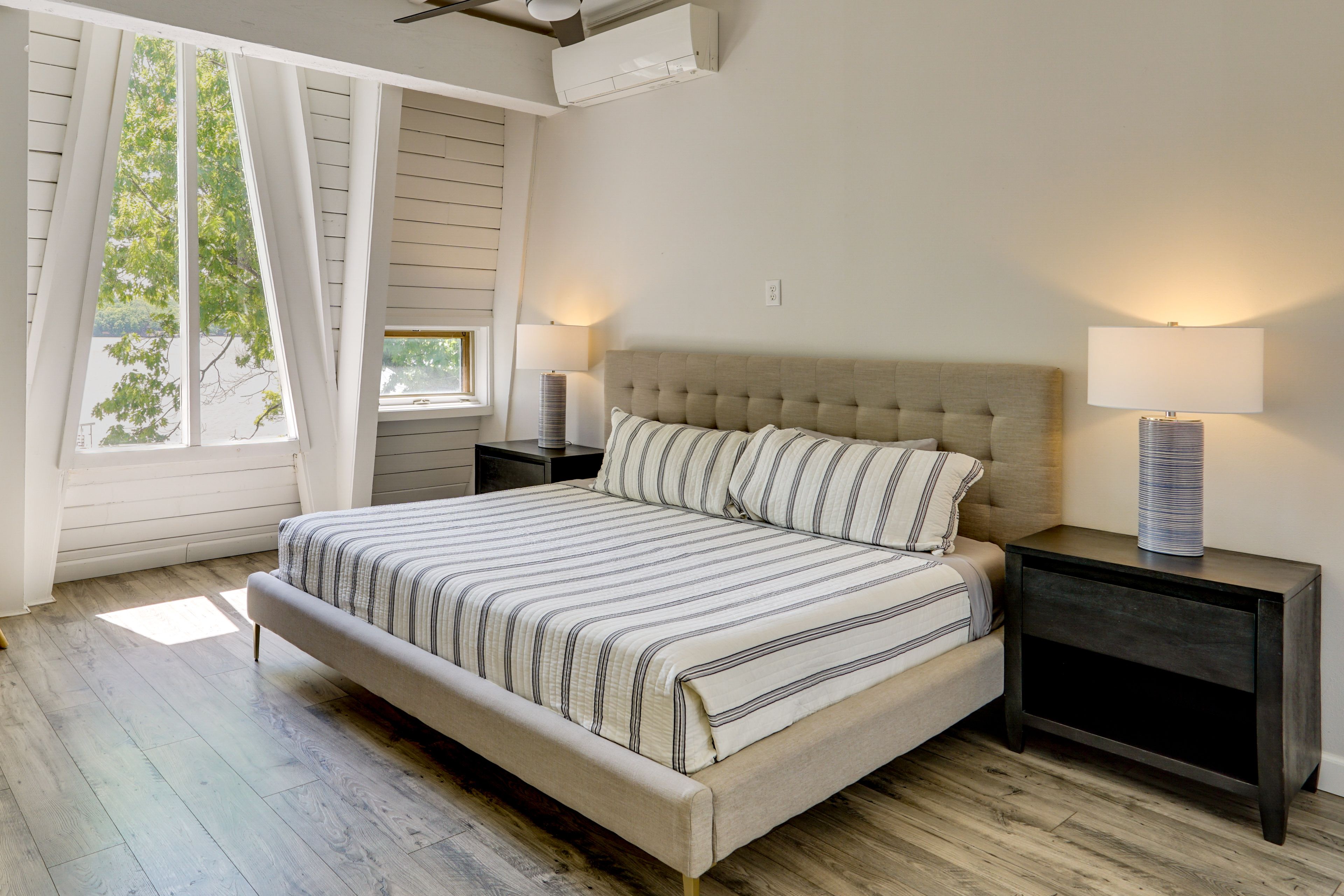 Bedroom 2 | King Bed | En-Suite Bathroom | 2nd Floor