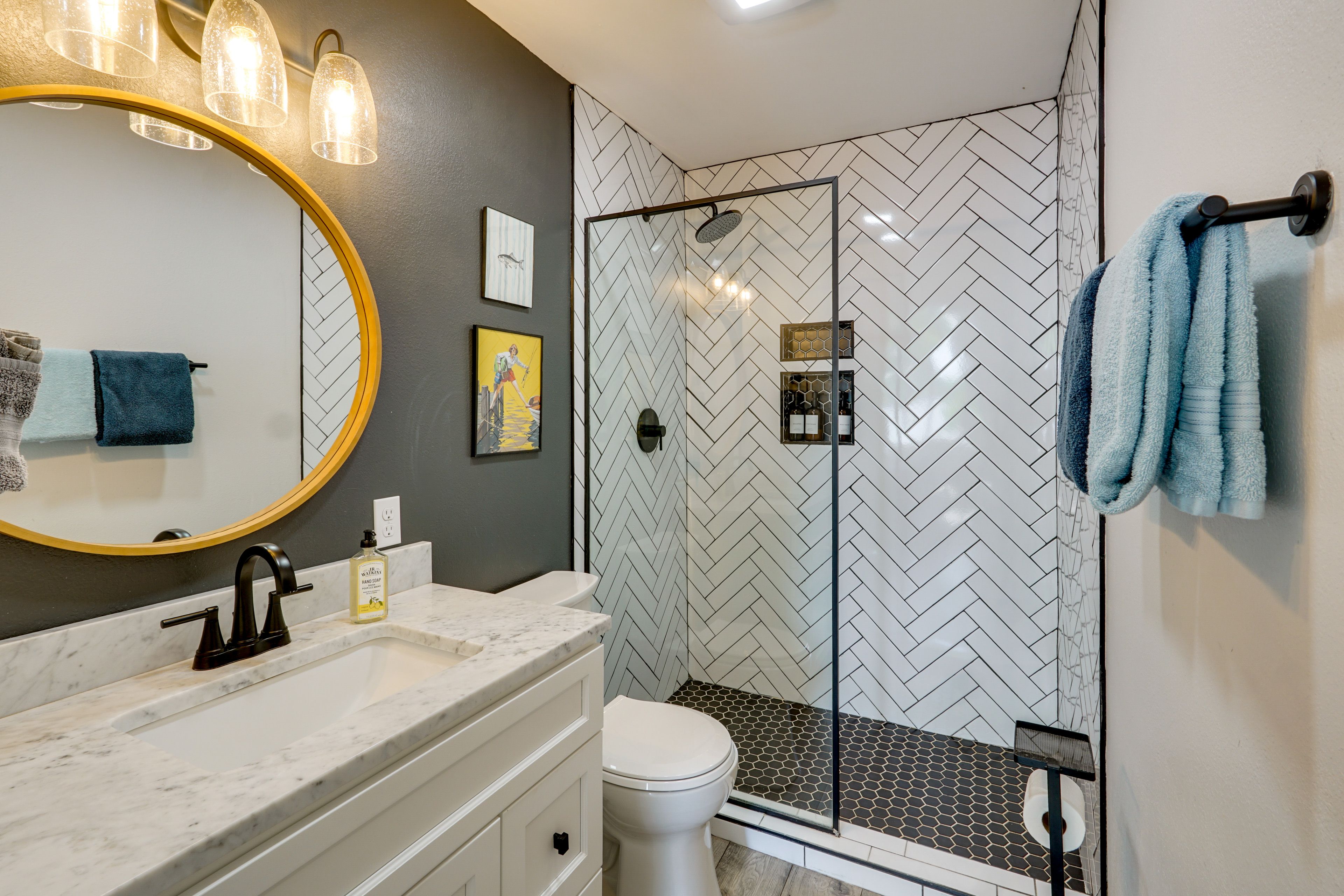 En-Suite Bathroom | 2nd Floor