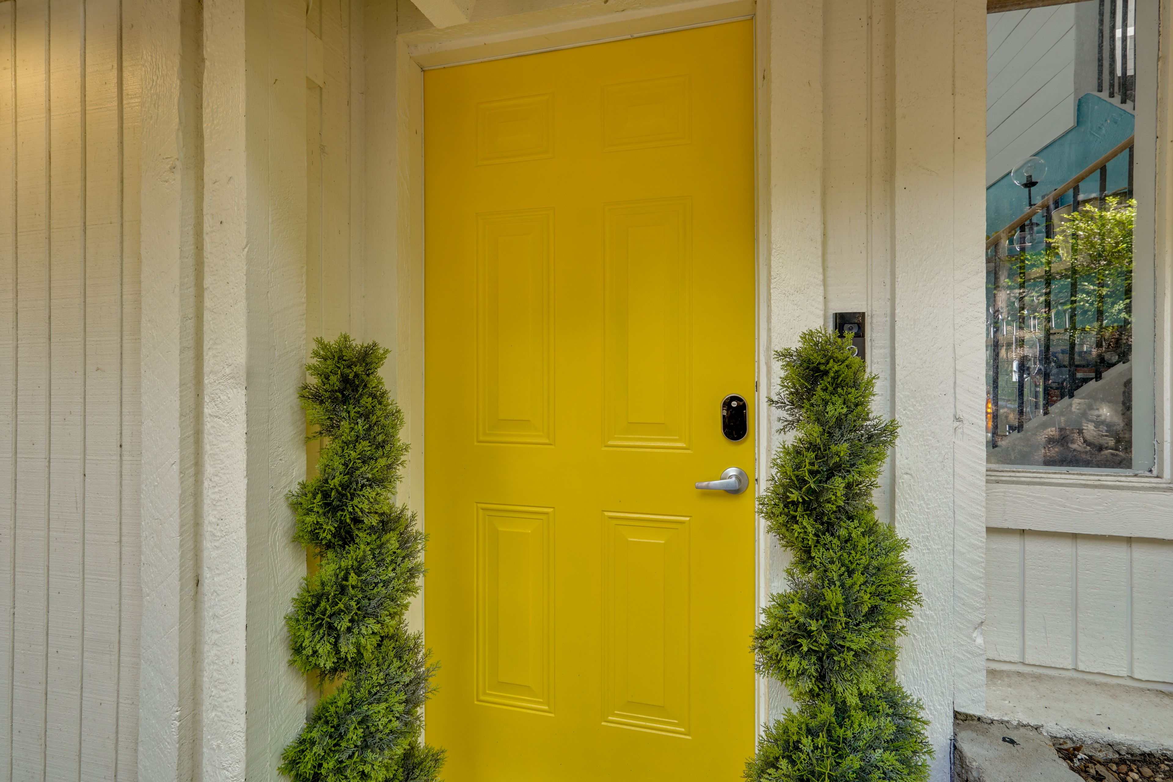 Entrance | Stairs Required