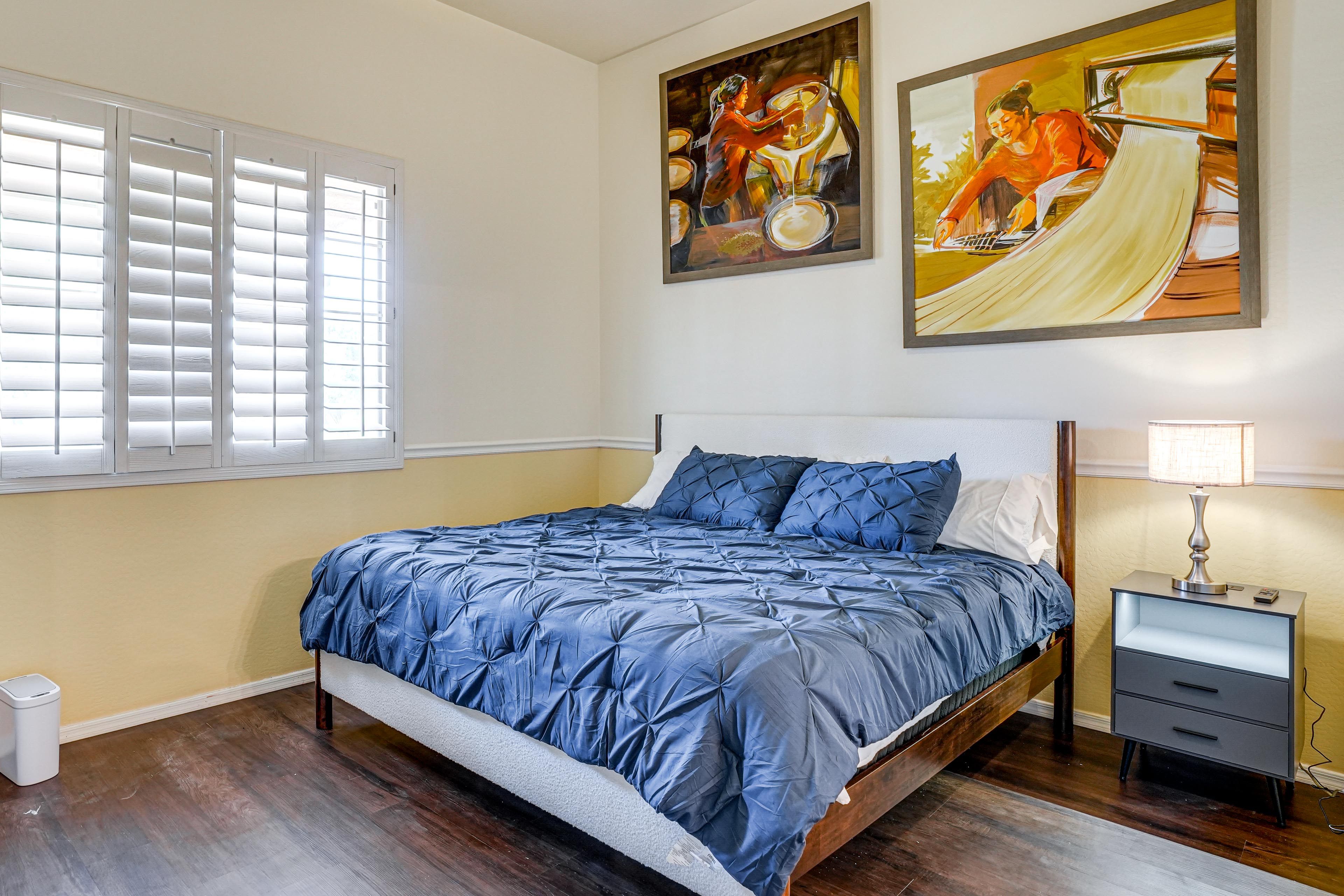 Bedroom 2 | King Bed | 1st Floor