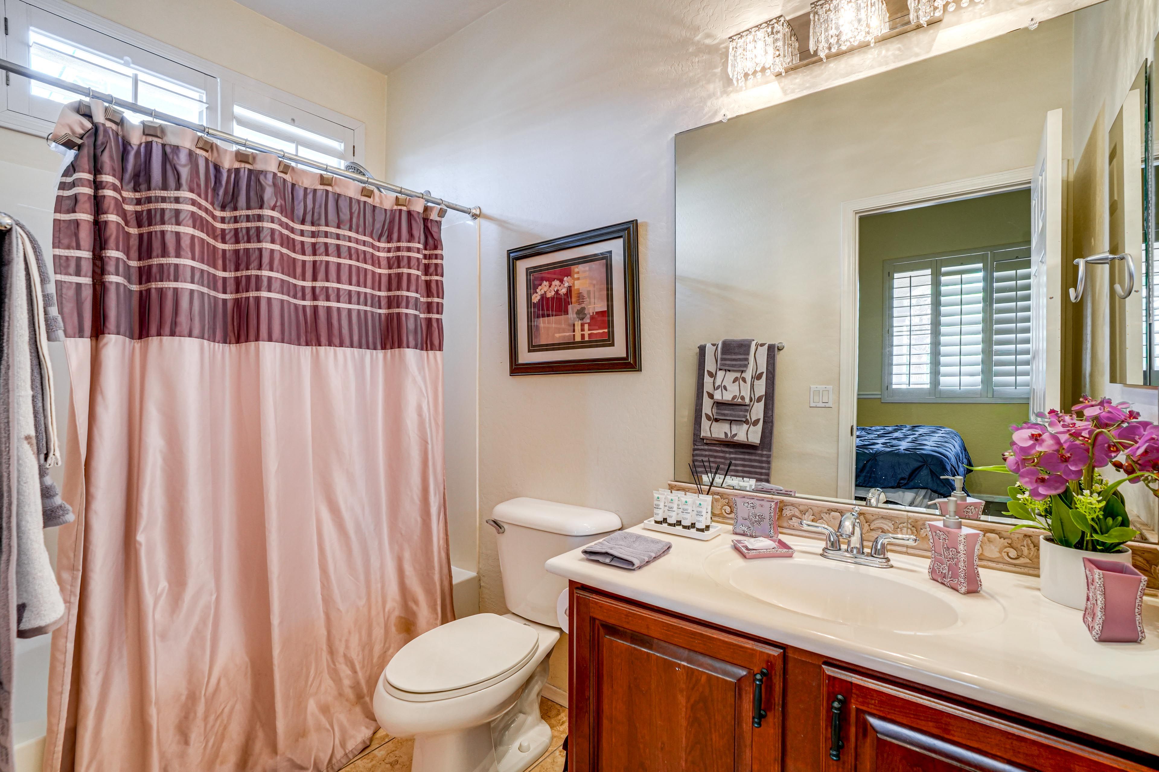 En-Suite Bathroom | 1st Floor