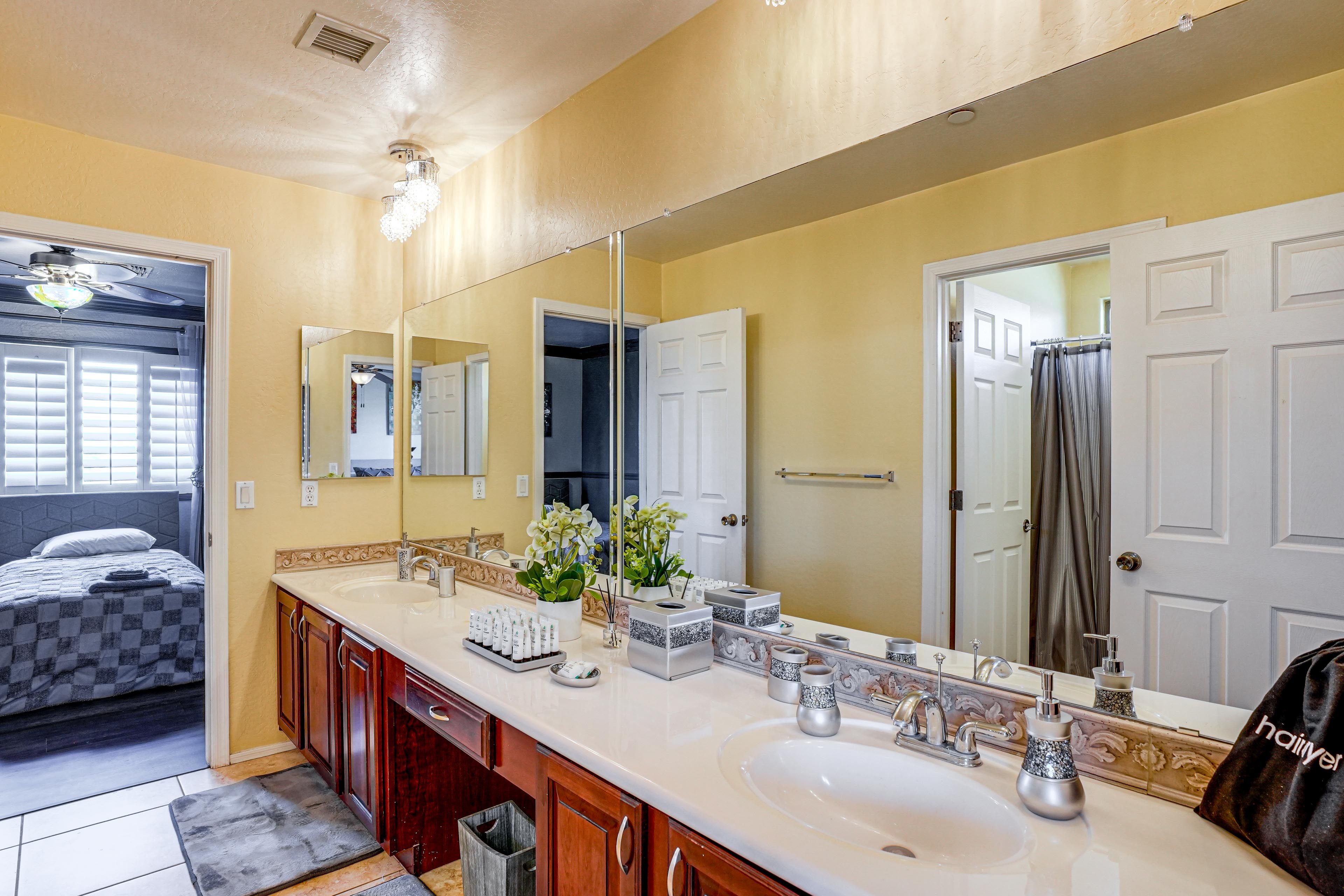 Jack-and-Jill Bathroom | 2nd Floor