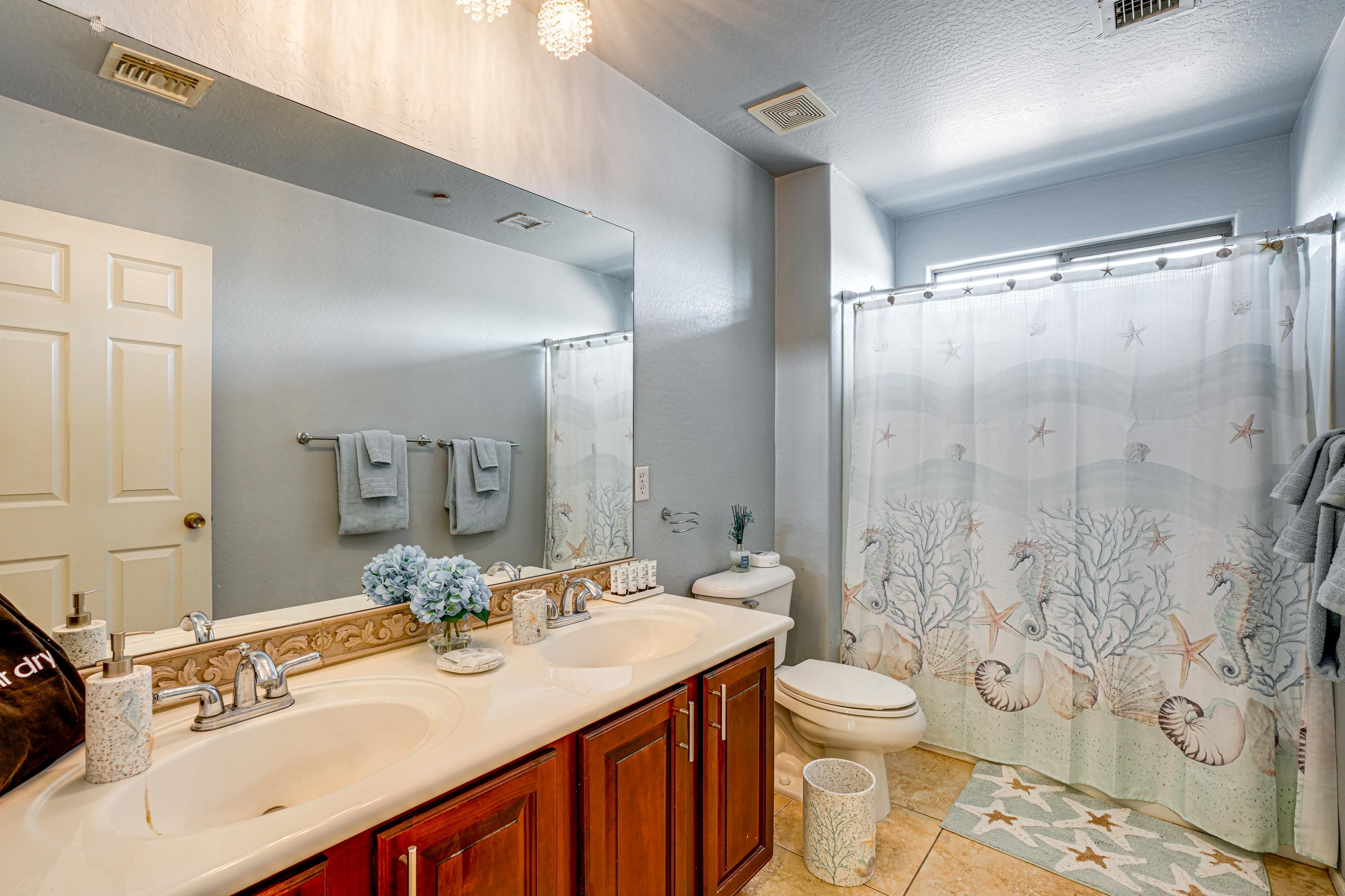 Full Bathroom | 2nd Floor