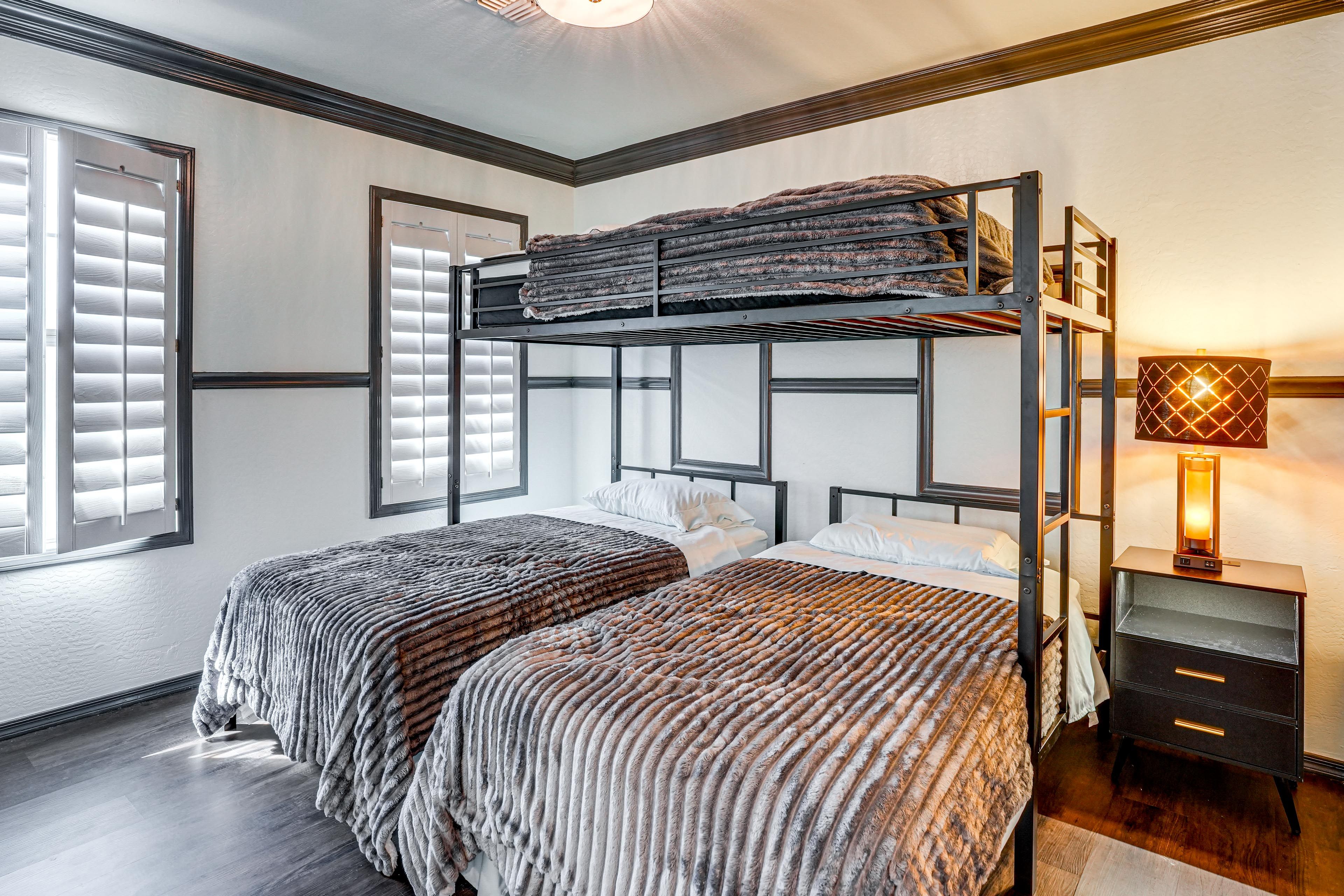 Bedroom 3 | Lofted Twin Bed | 2 Twin Beds | Queen Bed