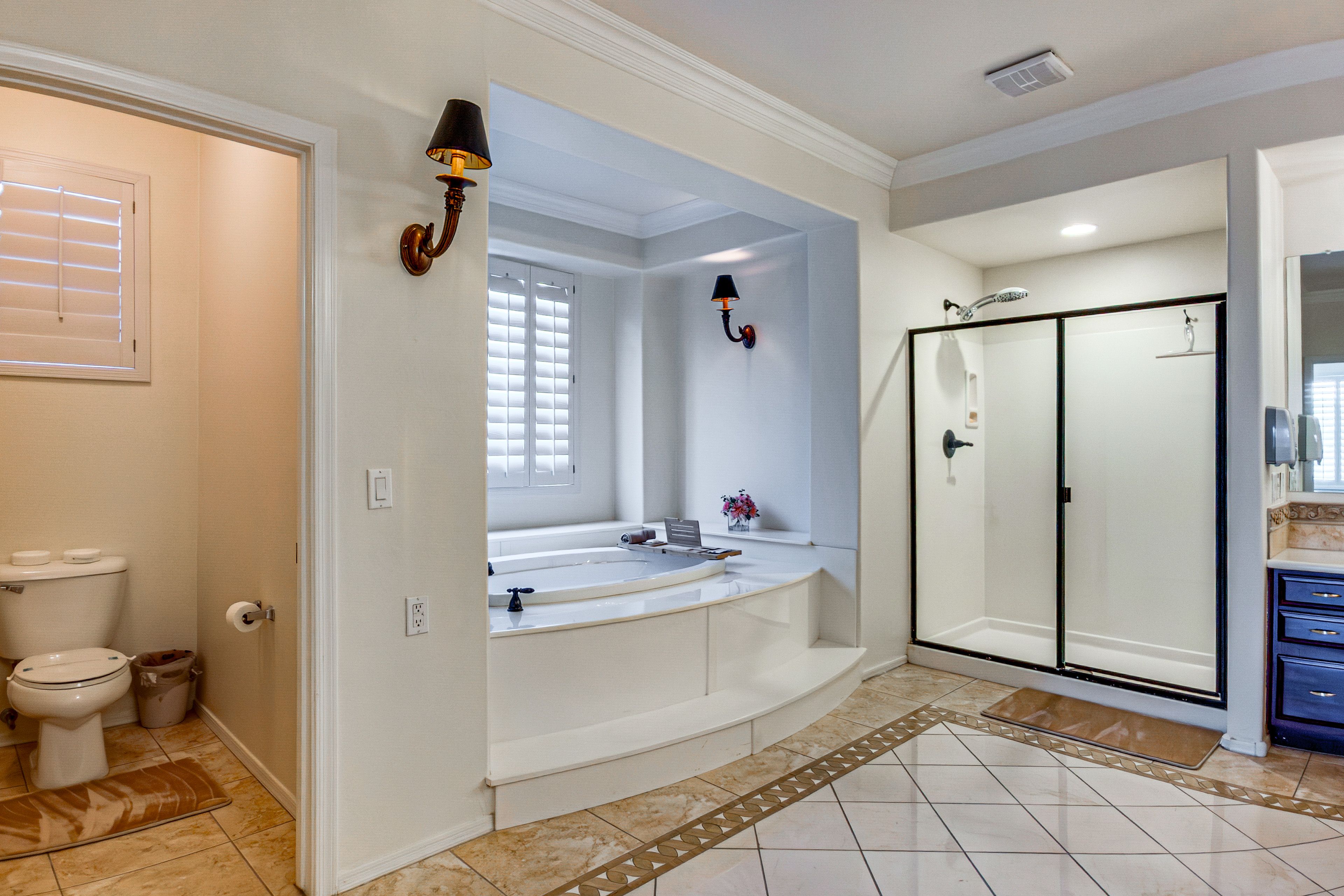 En-Suite Bathroom | 1st Floor