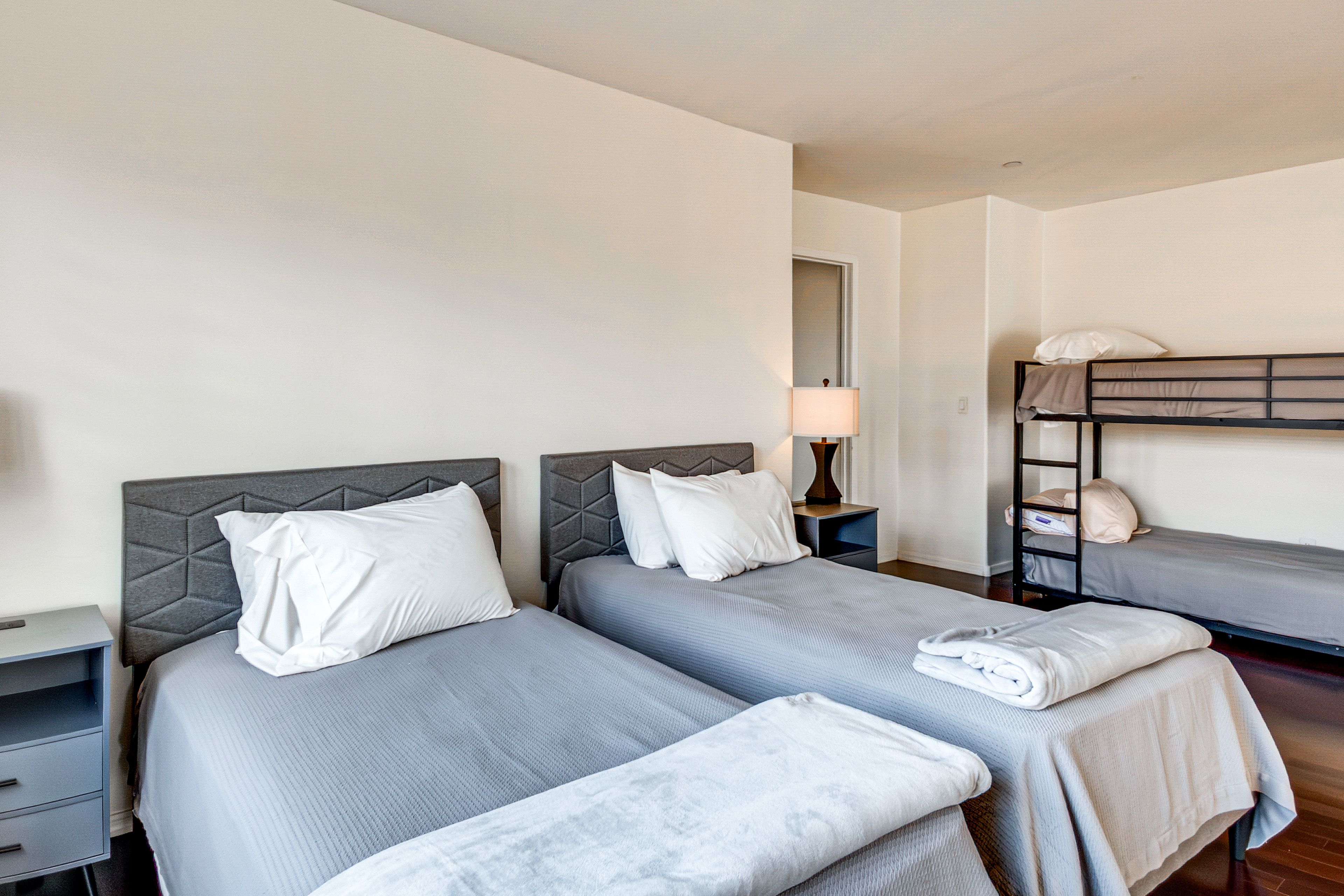 Bedroom 1 | 1st & 2nd Floor | 2 Twin Beds | Twin Bunk Bed | 2 Full Beds