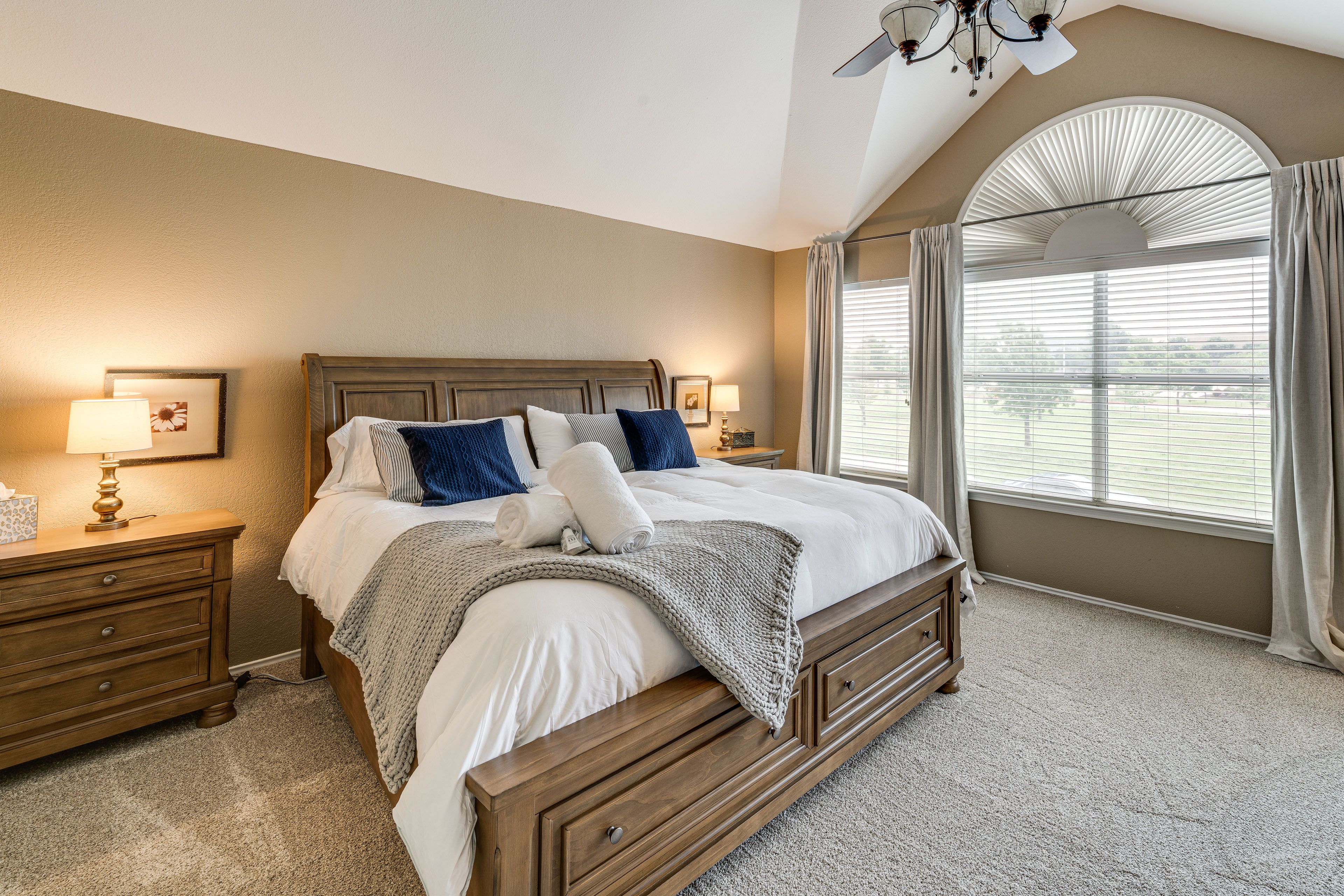 Bedroom 2 | King Bed | 2nd Floor