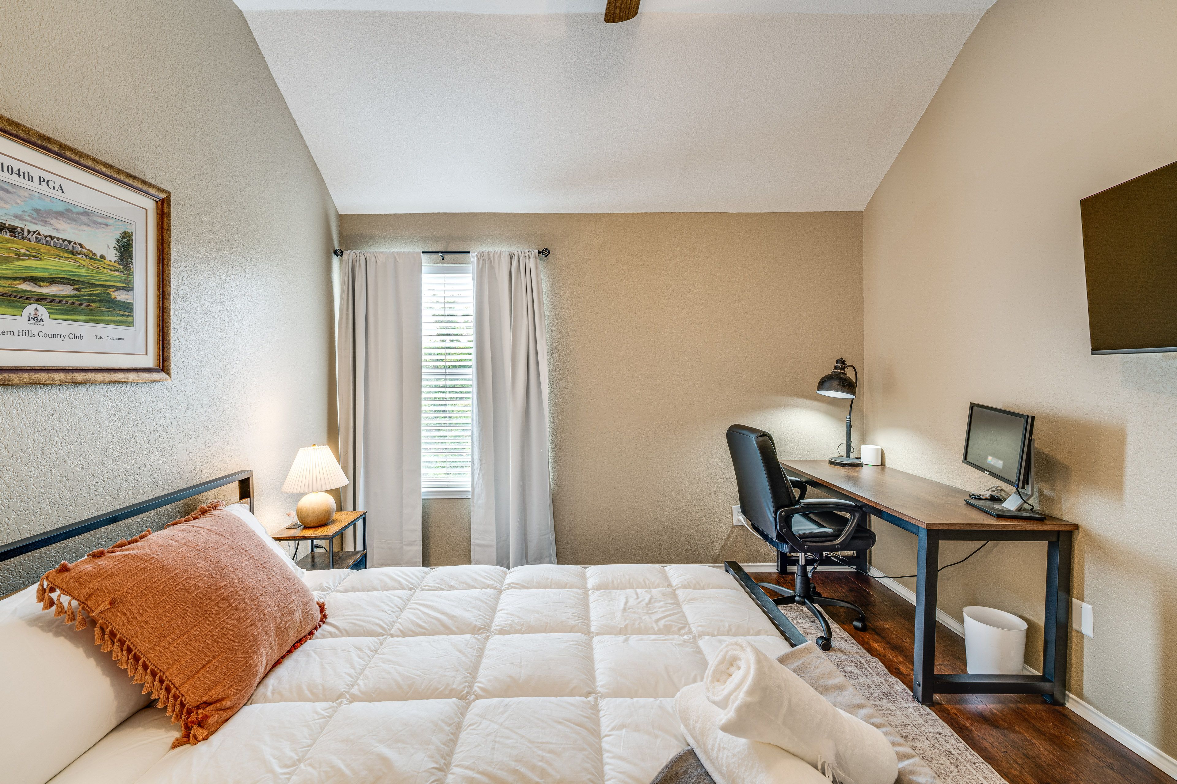Bedroom 3 | Queen Bed | 2nd Floor
