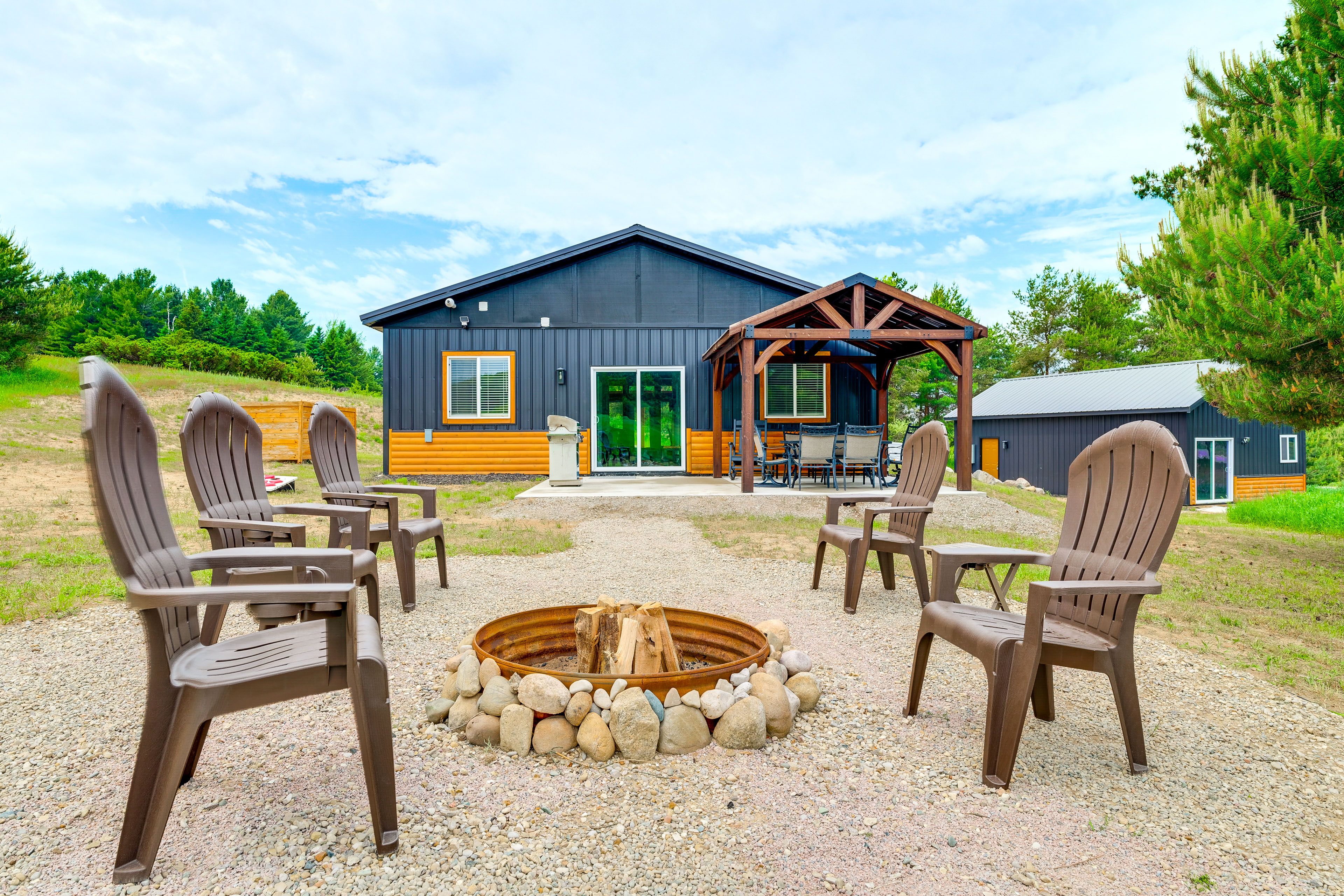 Bellaire Vacation Rental | 3BR | 2BA | 1,376 Sq Ft | Threshold Step to Enter