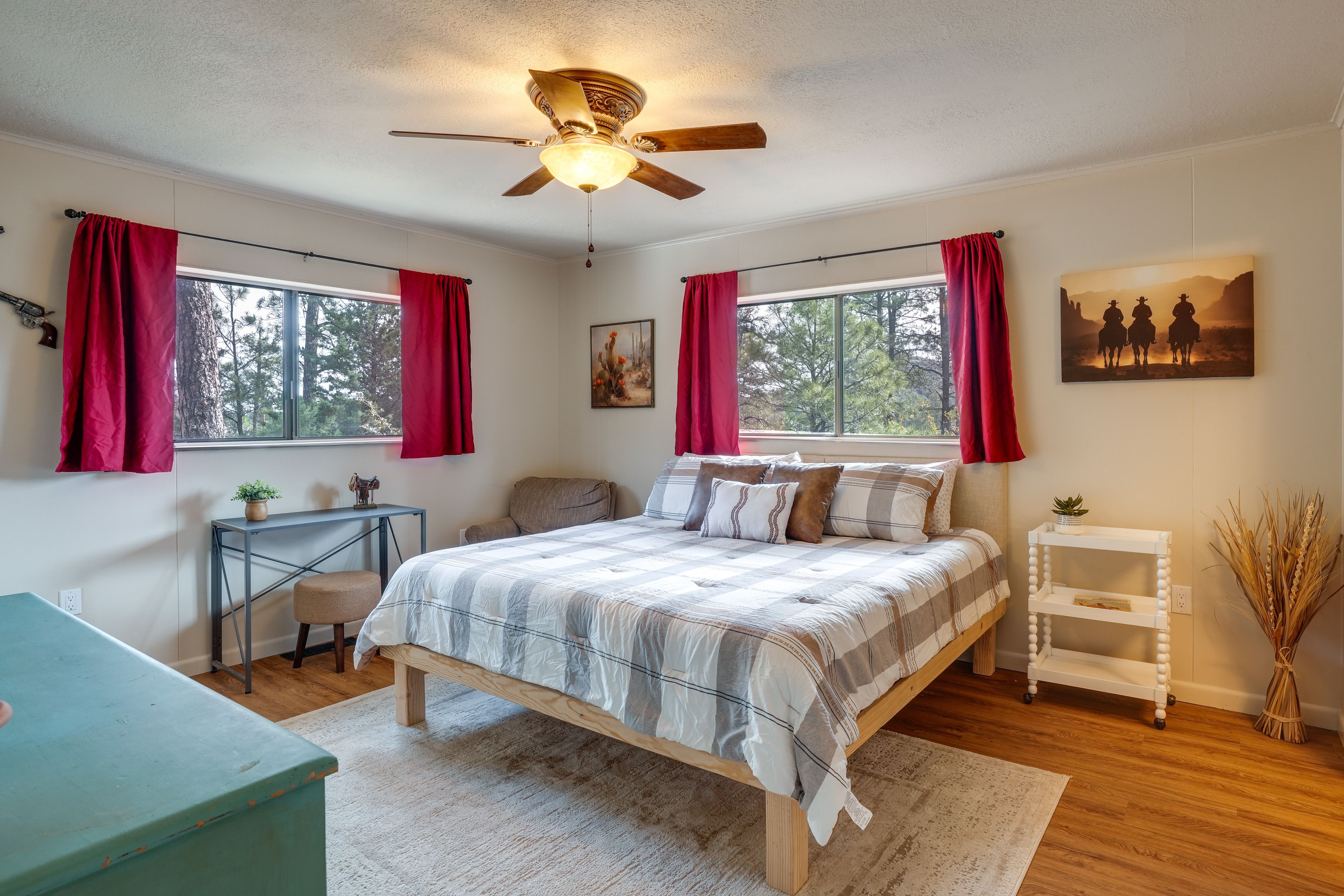 Bedroom 1 | King Bed