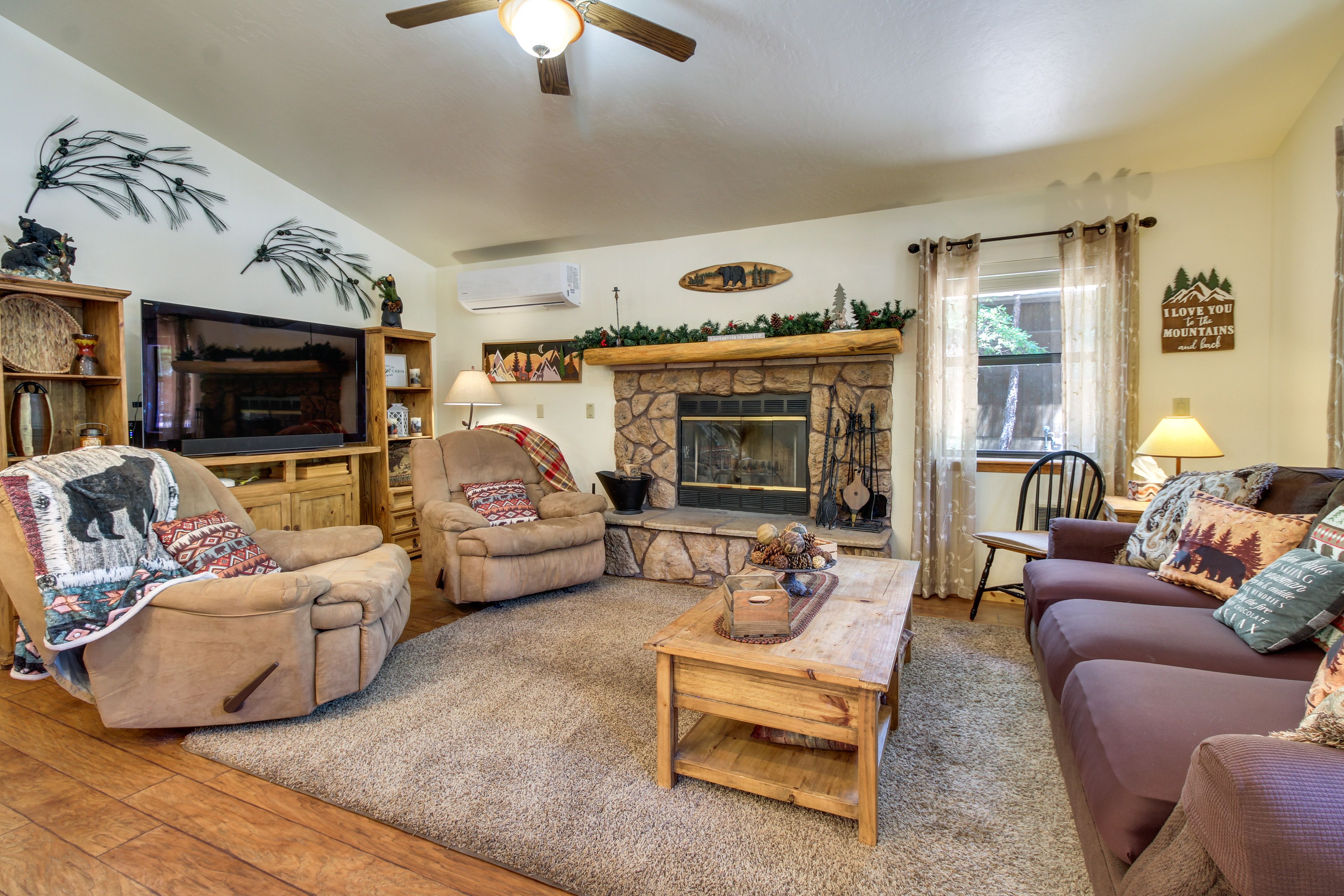 Living Room | Queen Sleeper Sofa