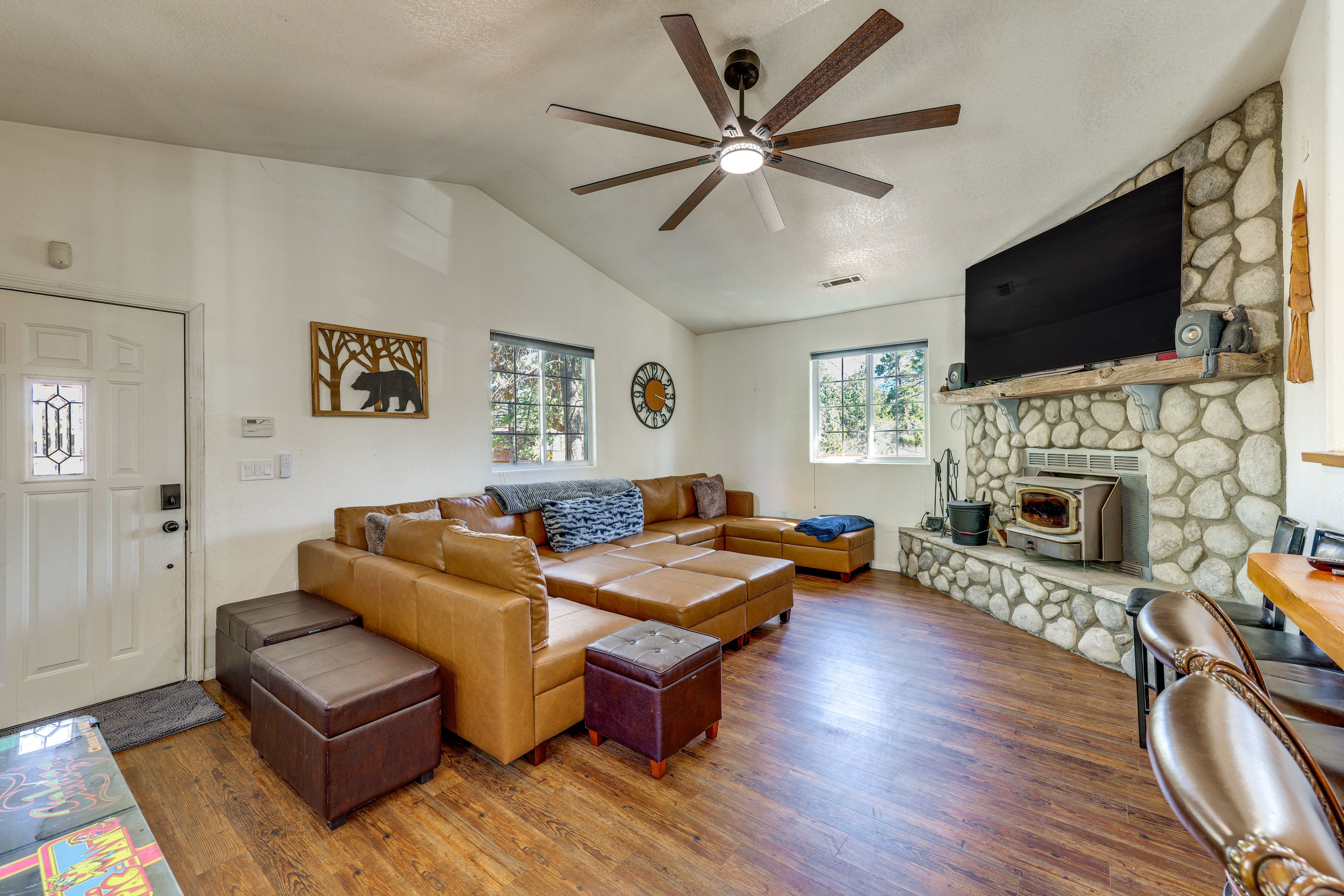 Living Room | Wood-Burning Stove | Fire Pit