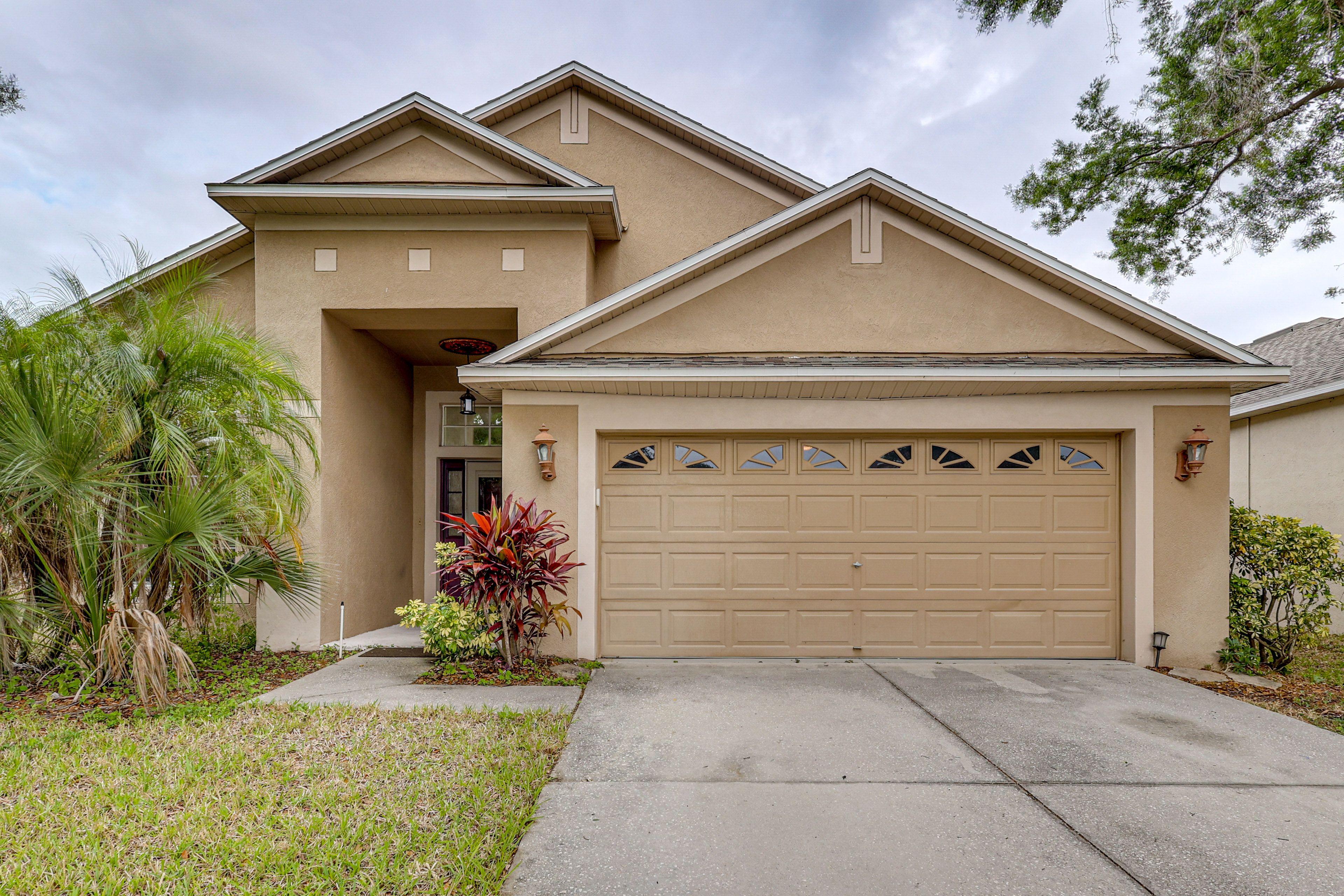 Riverview Vacation Rental | 4BR | 2BA | 1,997 Sq Ft