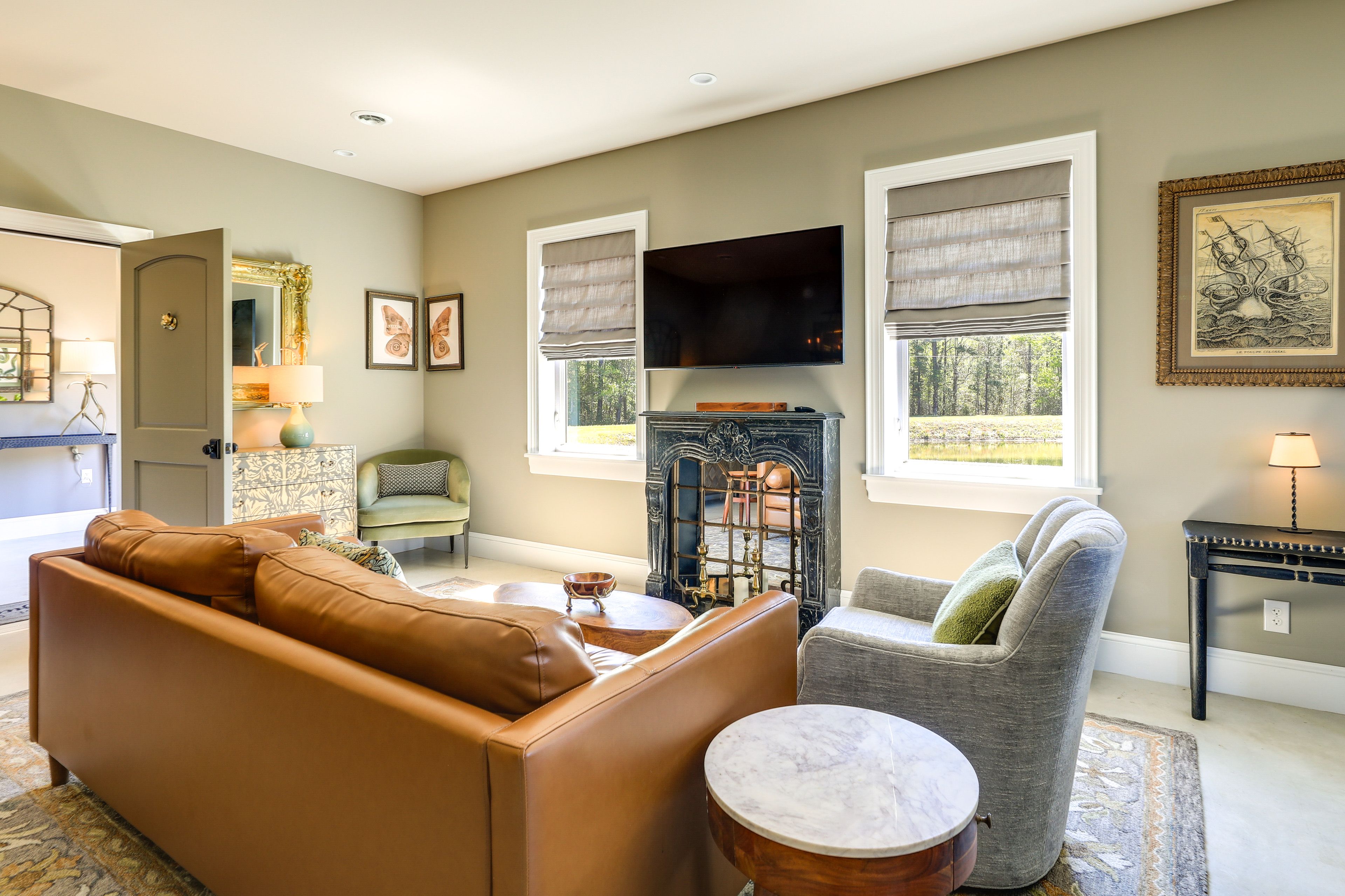 Living Room | Smart TV