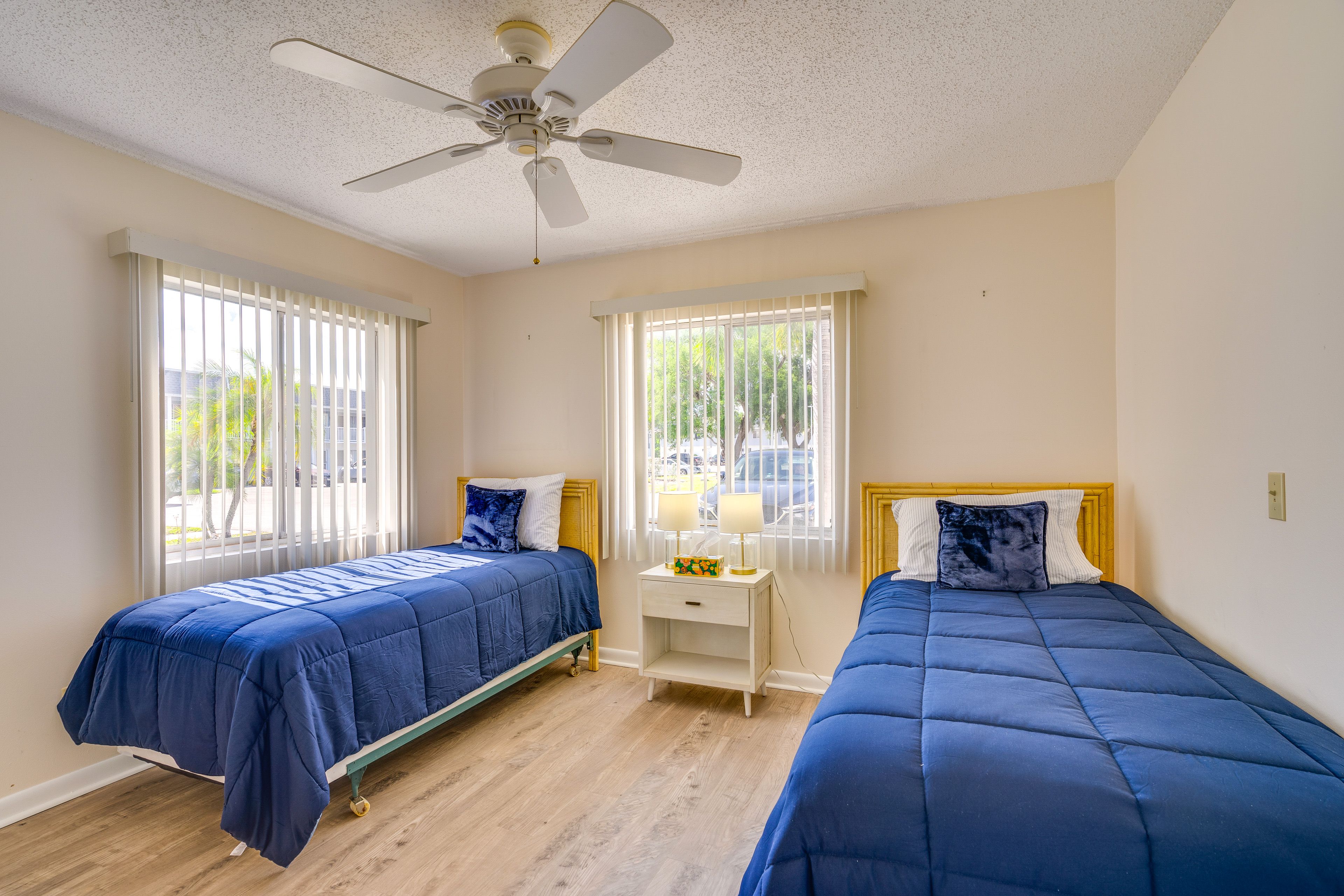 Bedroom 2 | 2 Twin Beds