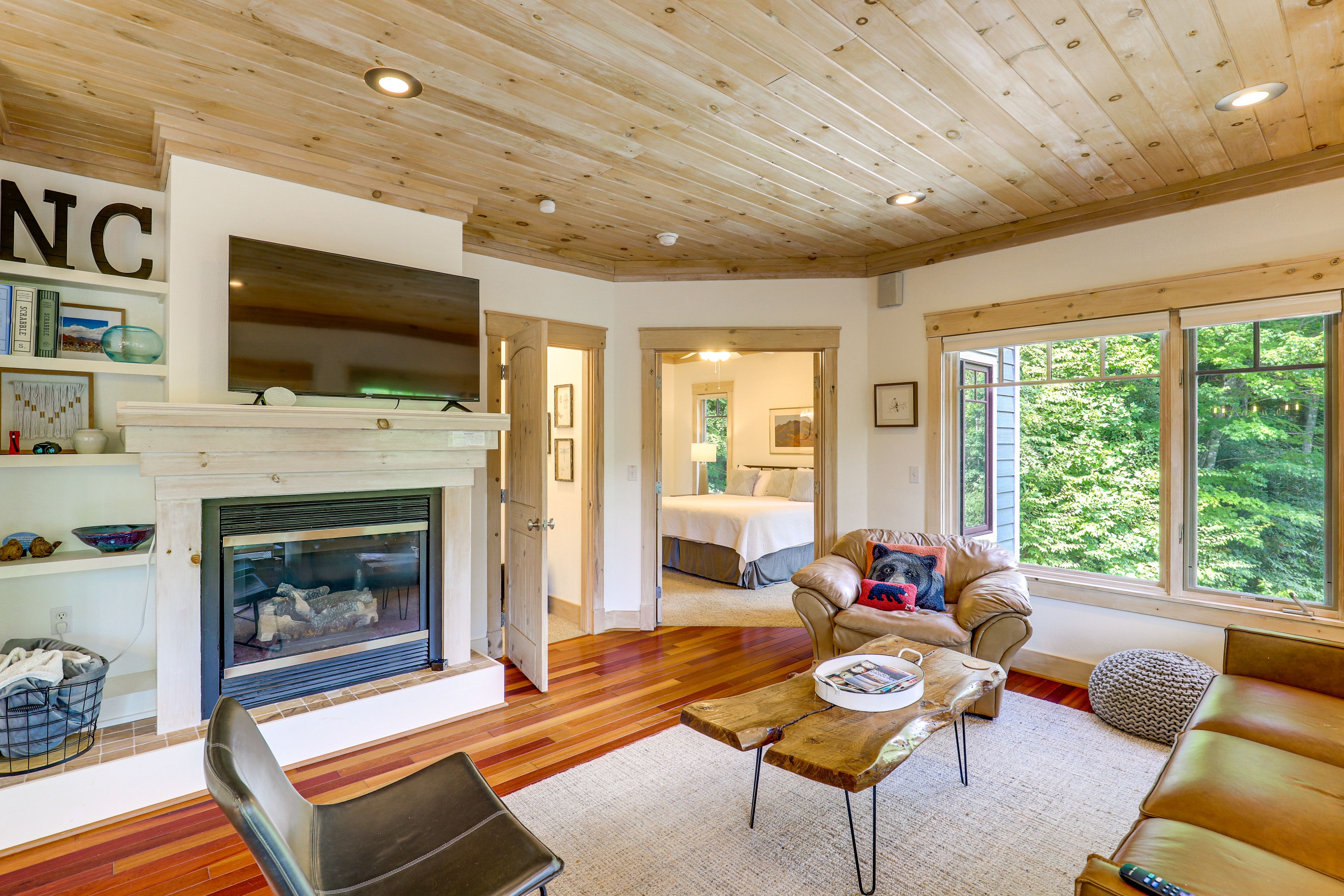 Main Living Area | 2nd Floor