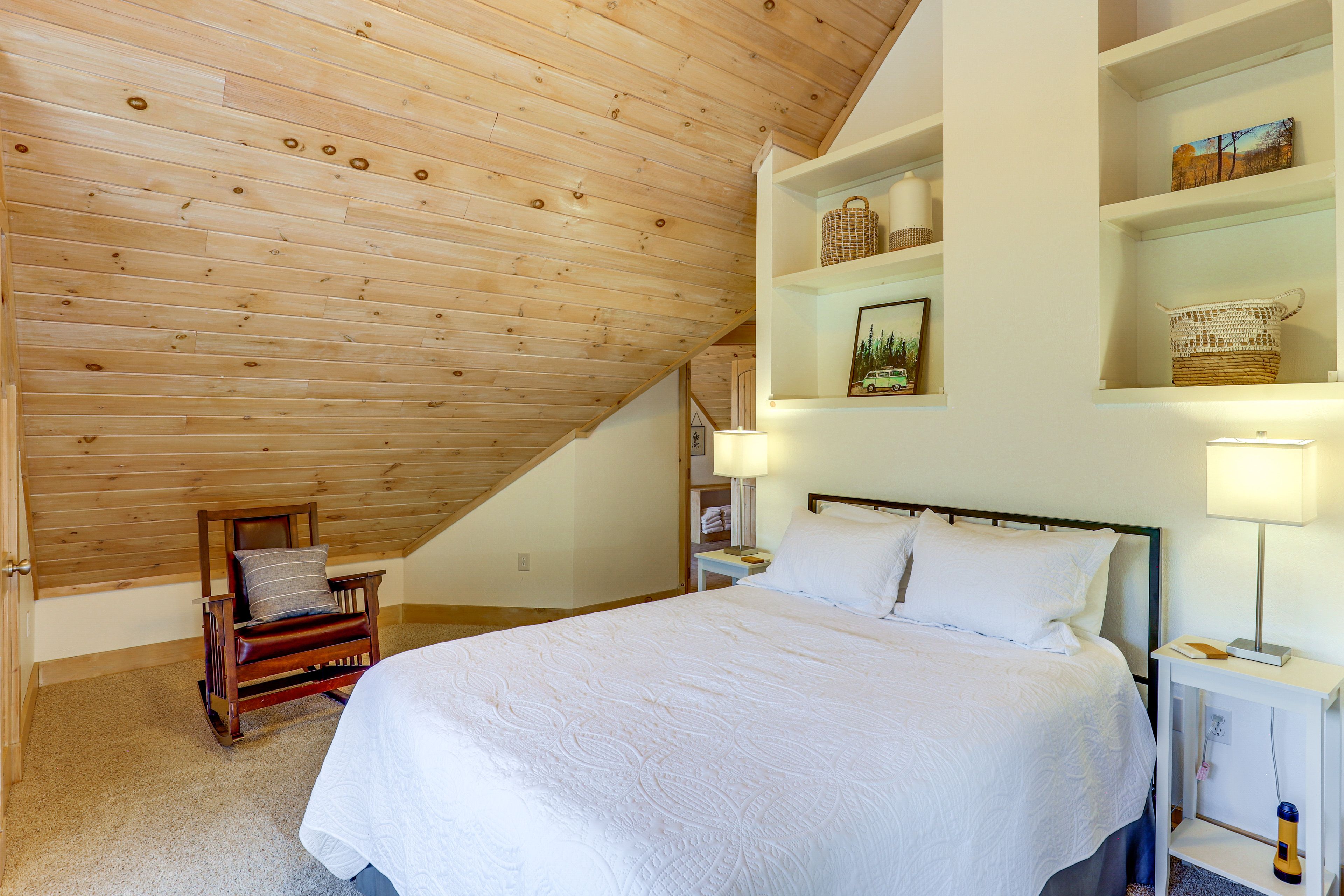 Bedroom 2 | Queen Bed | 3rd Floor