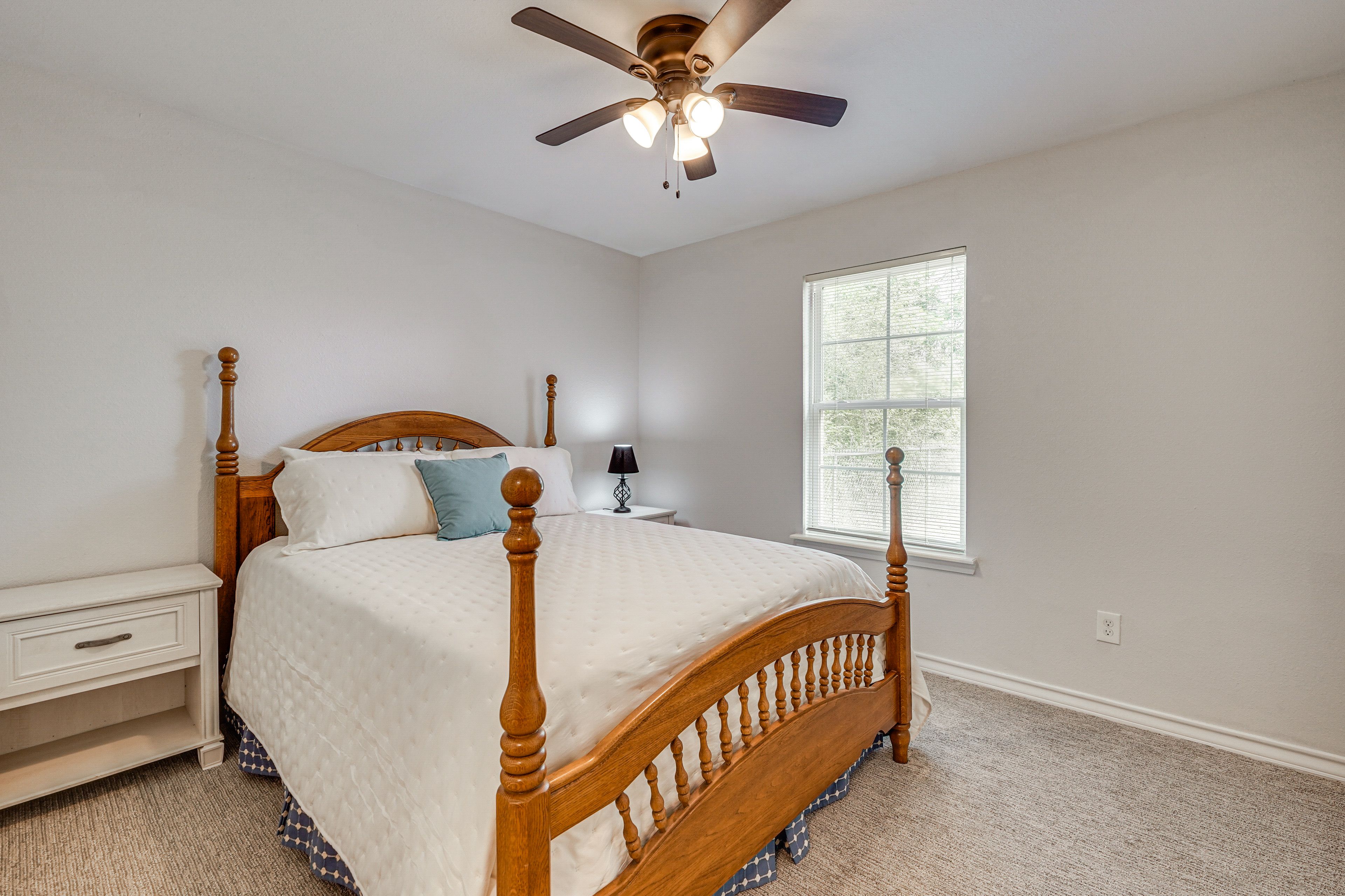 Bedroom 2 | Queen Bed