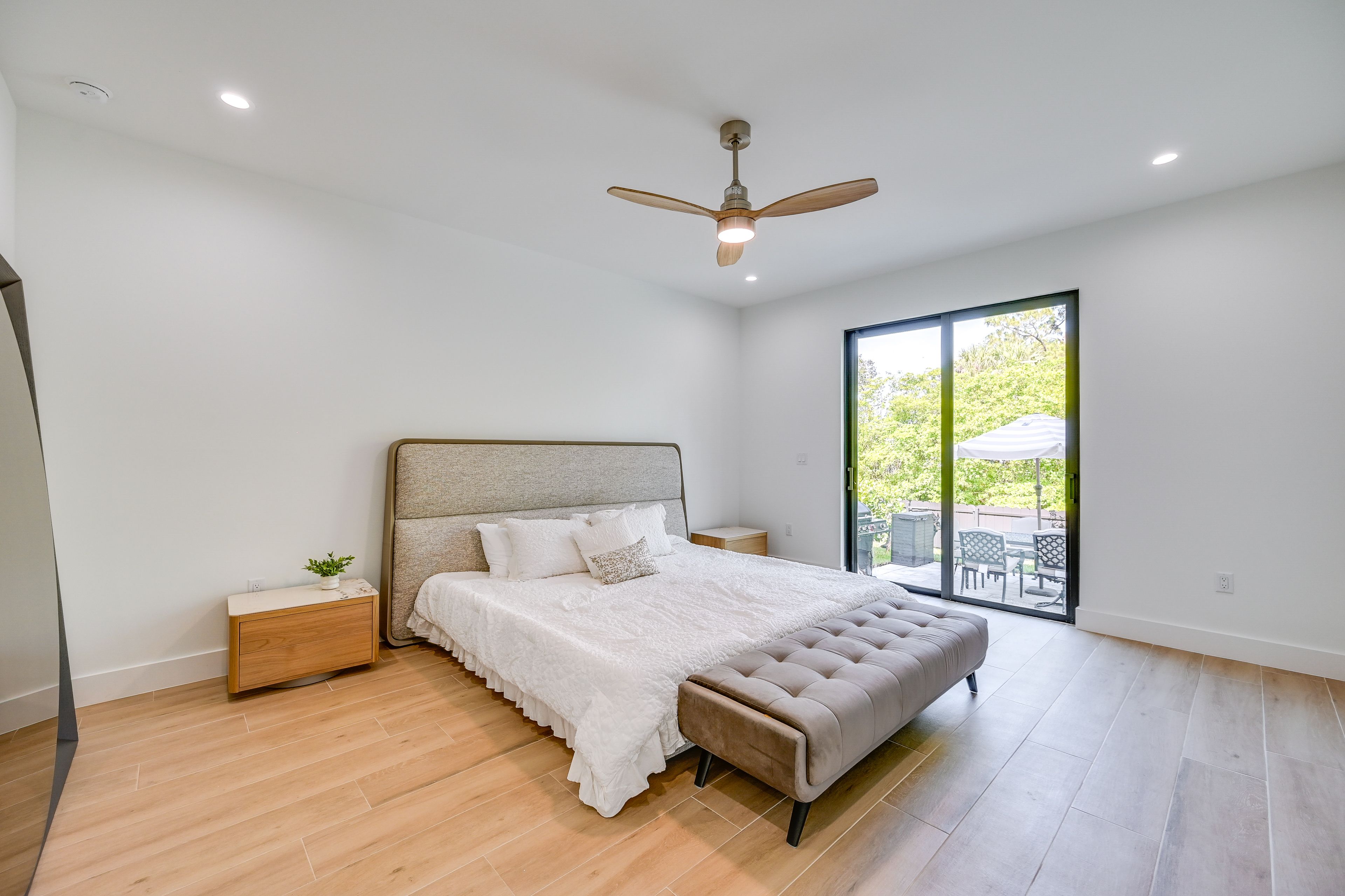 Bedroom 5 | King Bed | 1st Floor