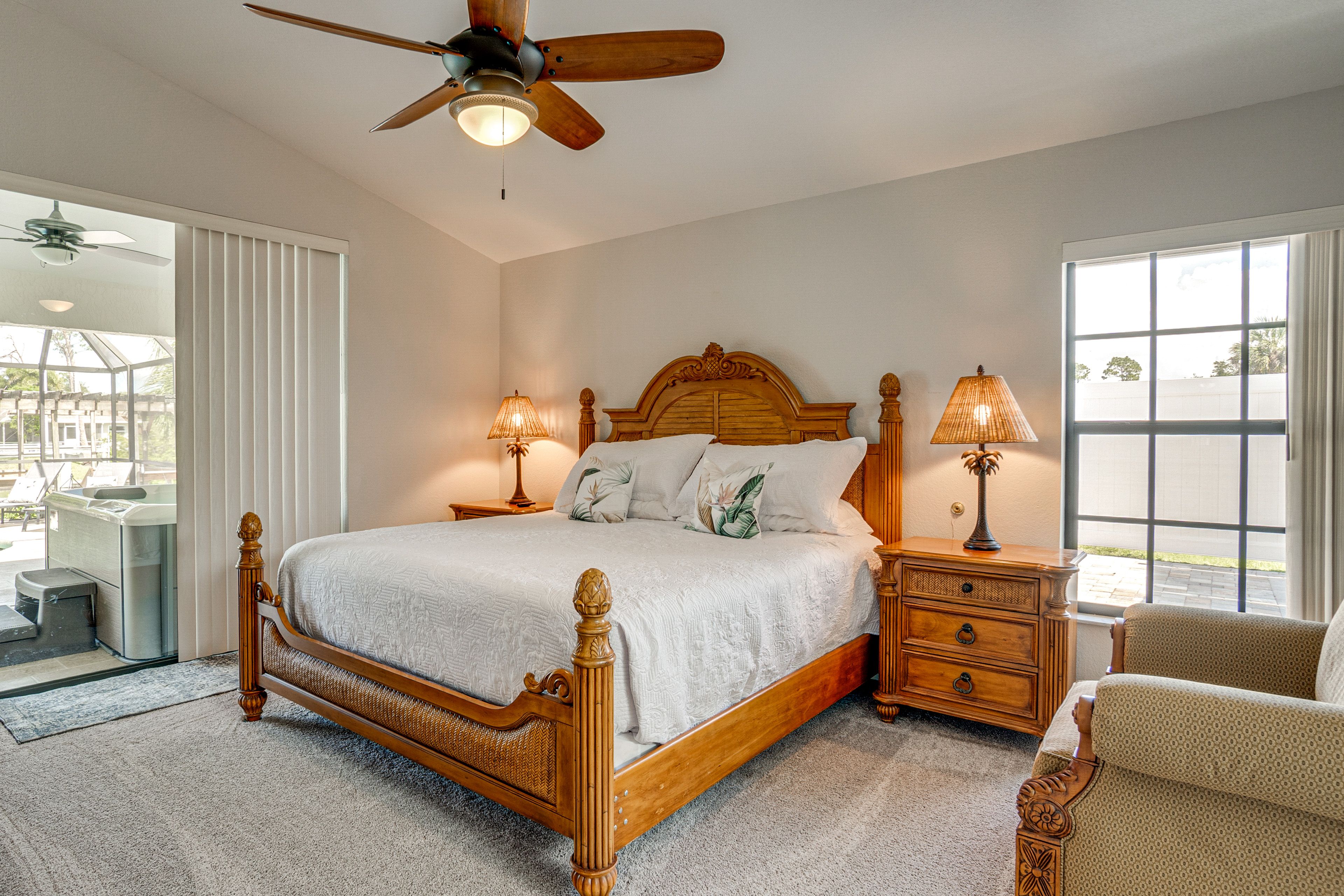 Bedroom 1 | King Bed