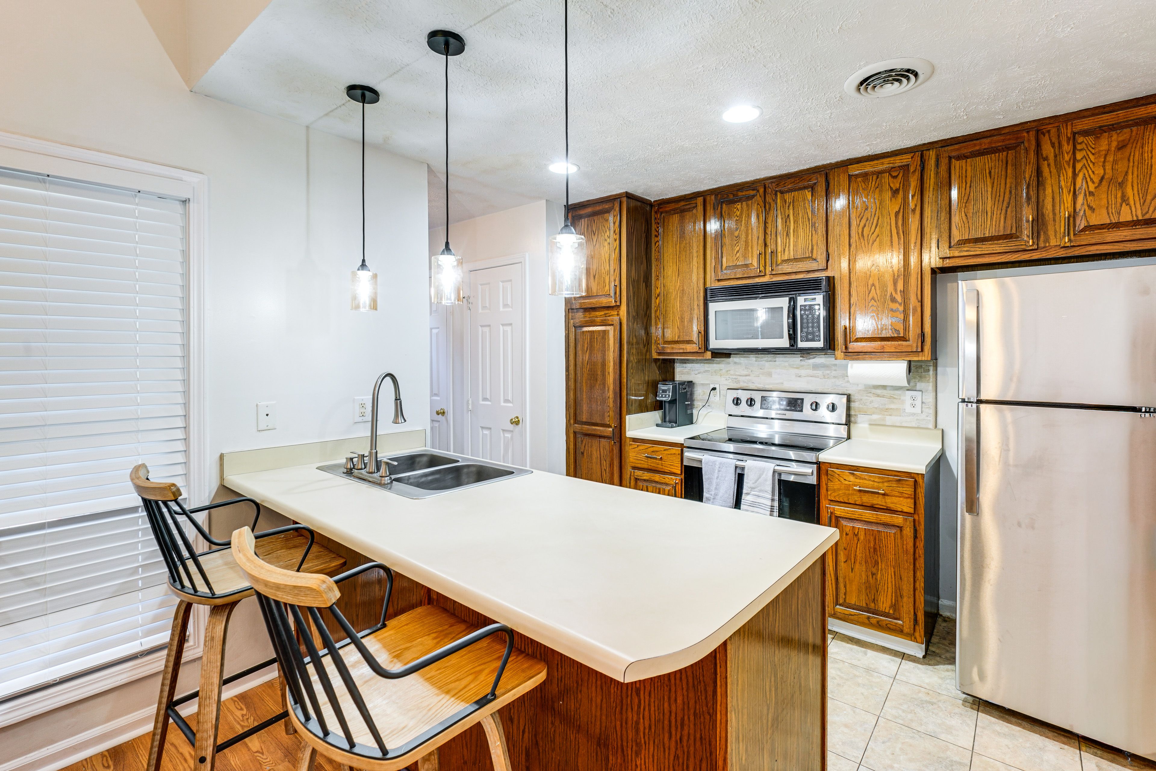 Kitchen | Cooking Basics | Dining Area | Dishes & Flatware Provided | 1st Floor
