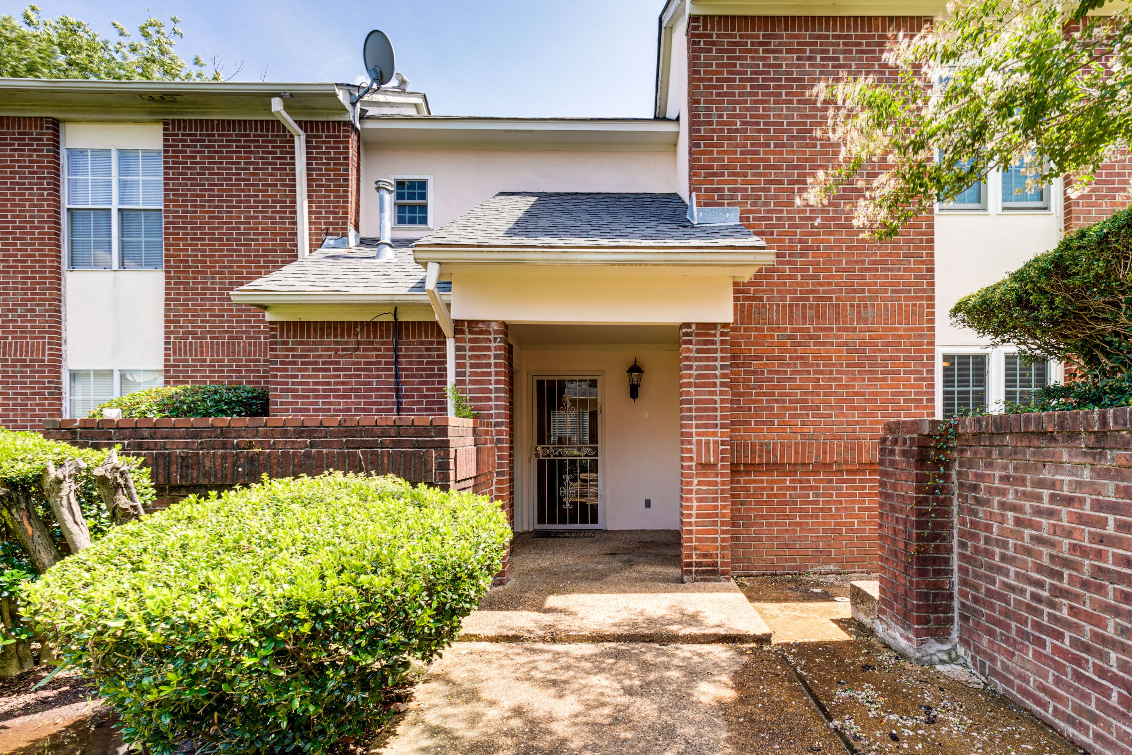 Front Exterior | 2-Story Condo | Step-Free Access