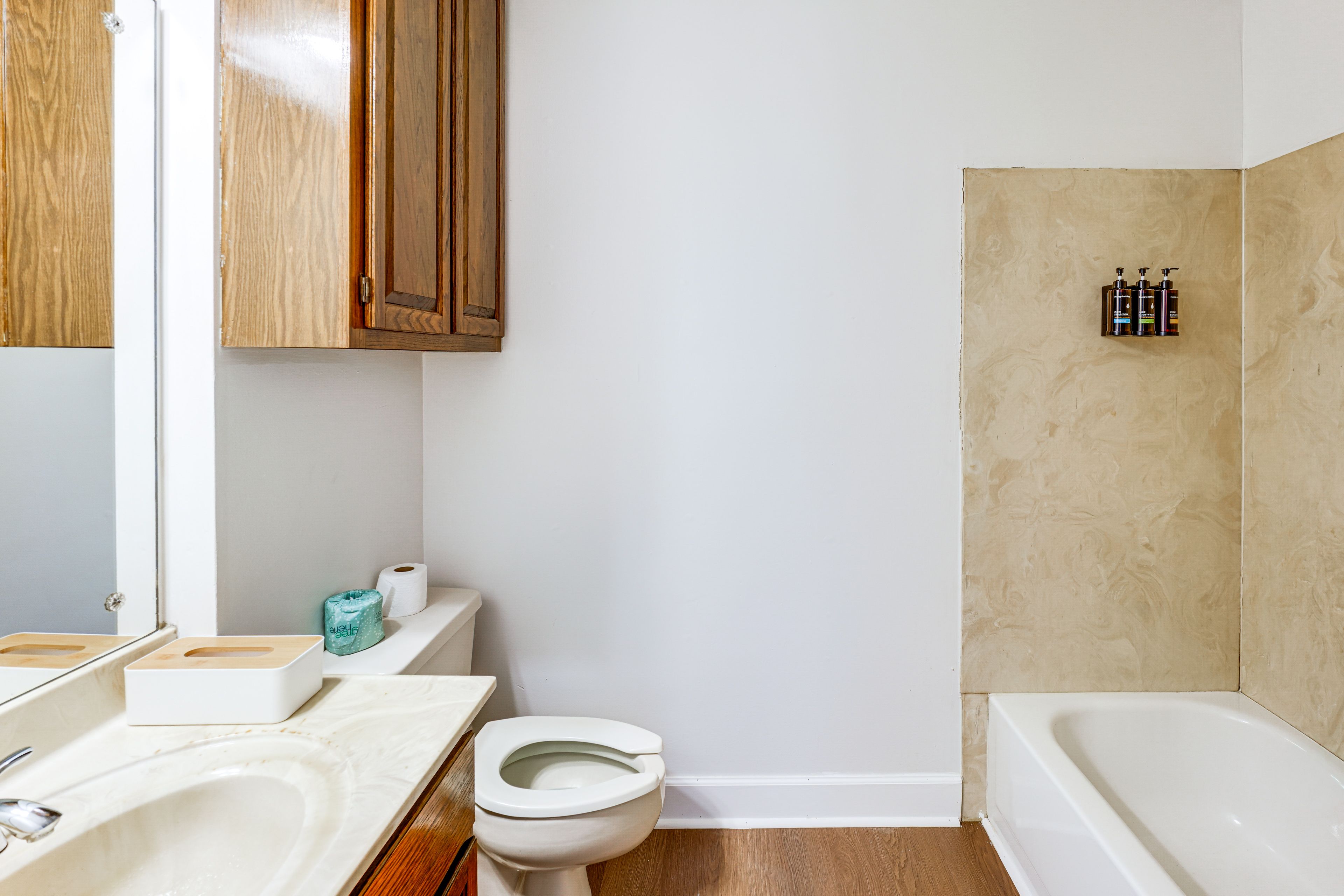 Full Bathroom | 2nd Floor