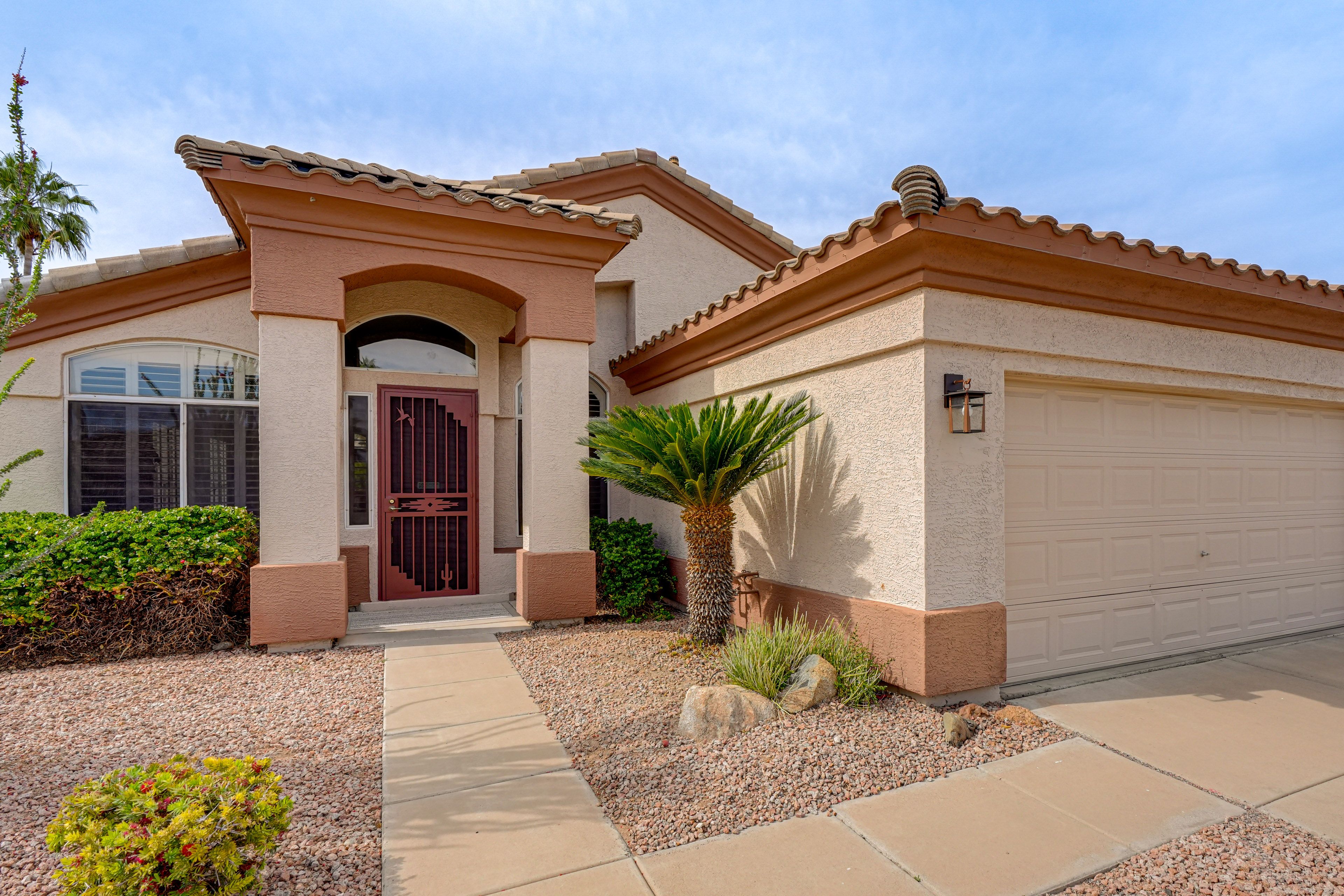 Parking | Driveway (2 Vehicles) | Free Street