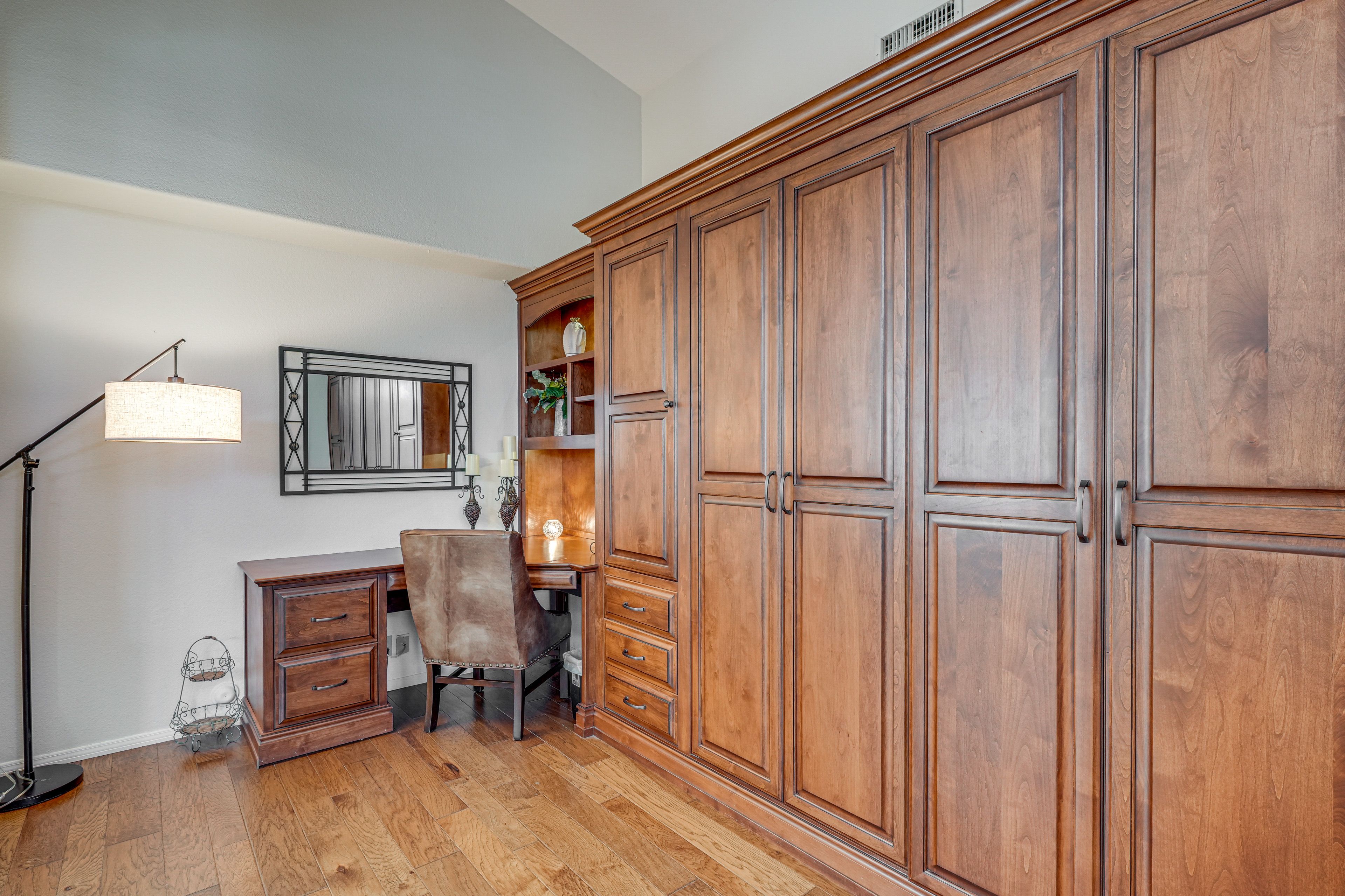 Office | Queen Murphy Bed